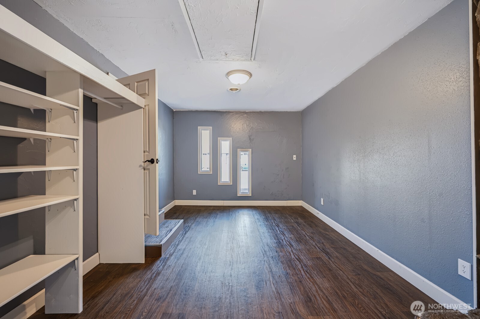 719 W Loop Drive Property Photo 28