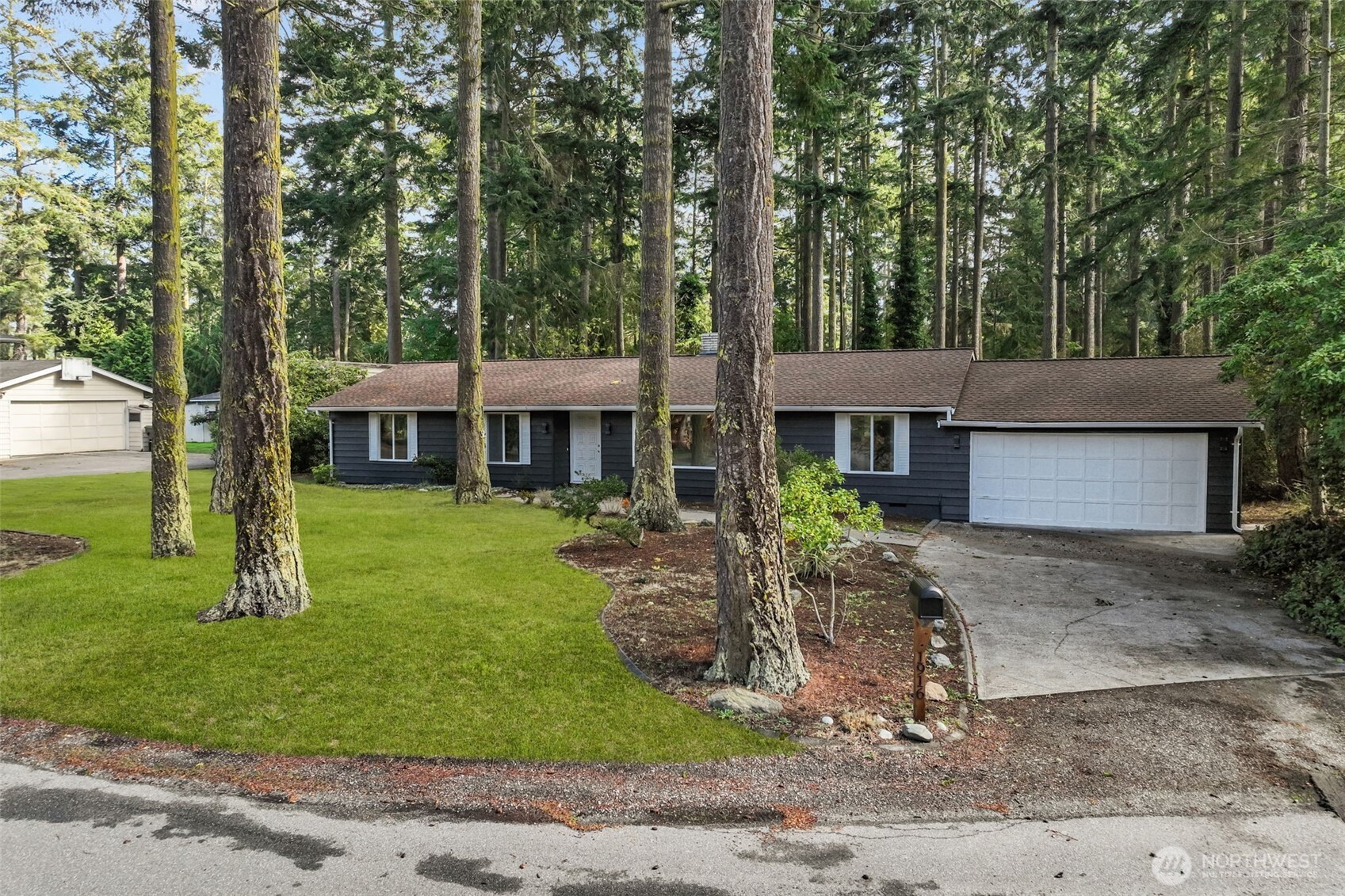 1916 N Fir Woods Place Property Photo 1