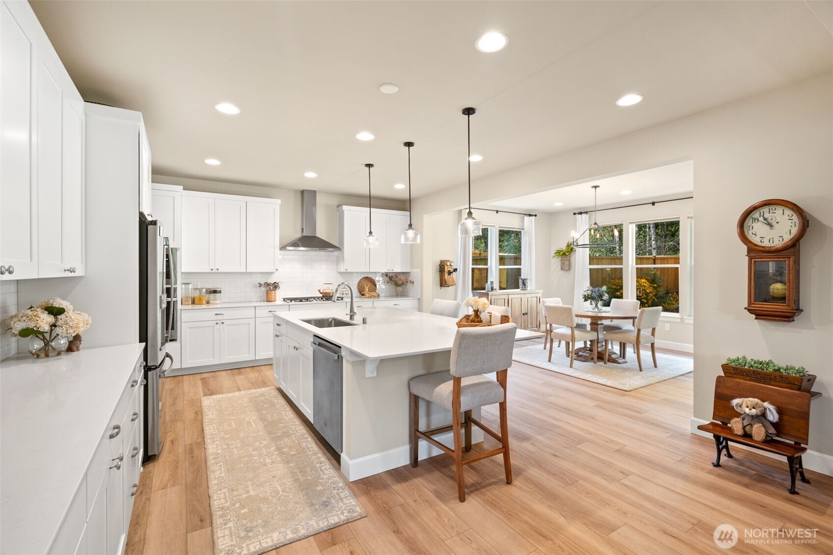 10592 Treasure Drive Property Photo 14