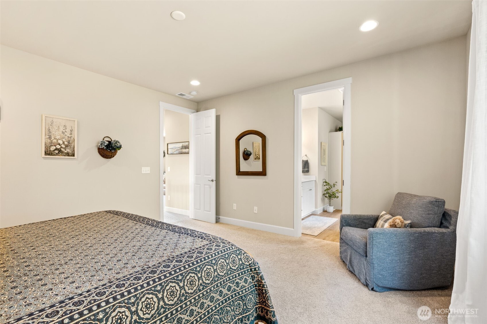 10592 Treasure Drive Property Photo 22