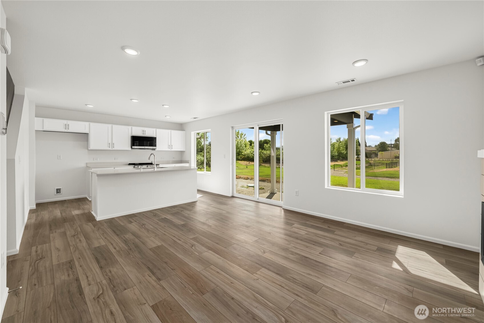 1437 Salzer Creek Loop Property Photo 3