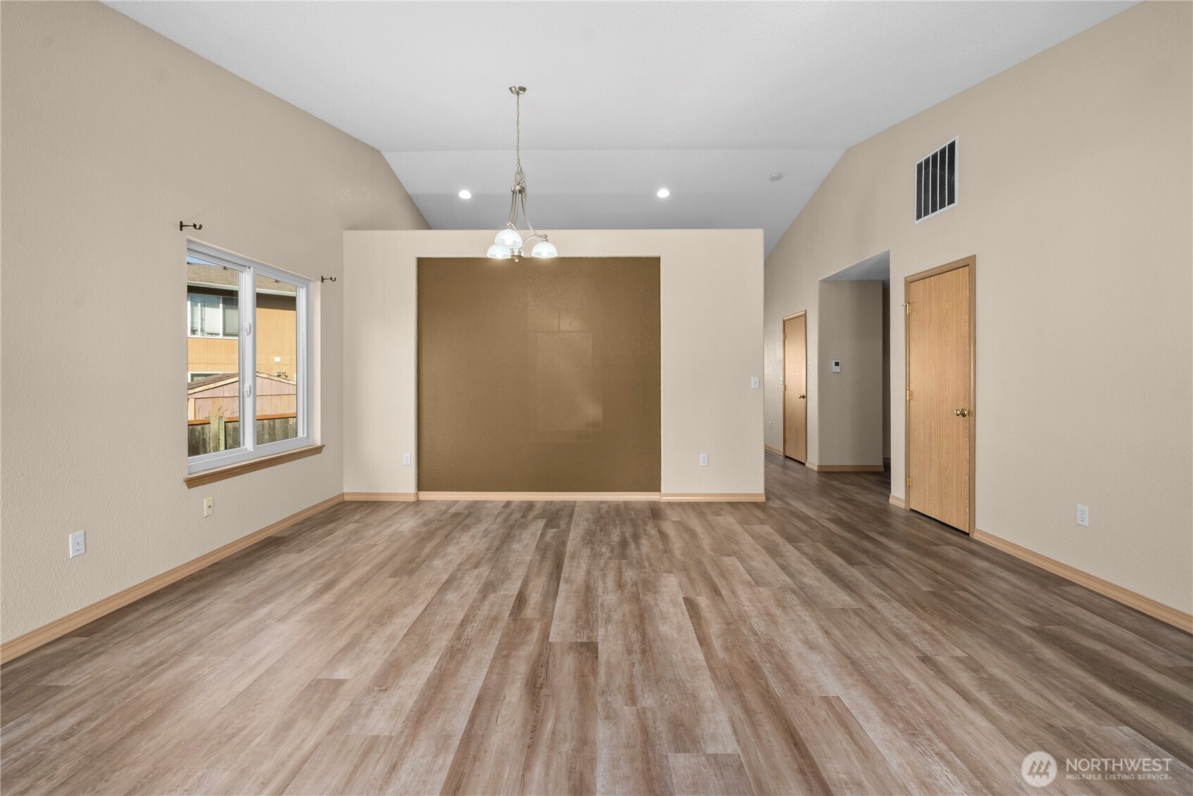 18702 16th Avenue Ct Property Photo 3