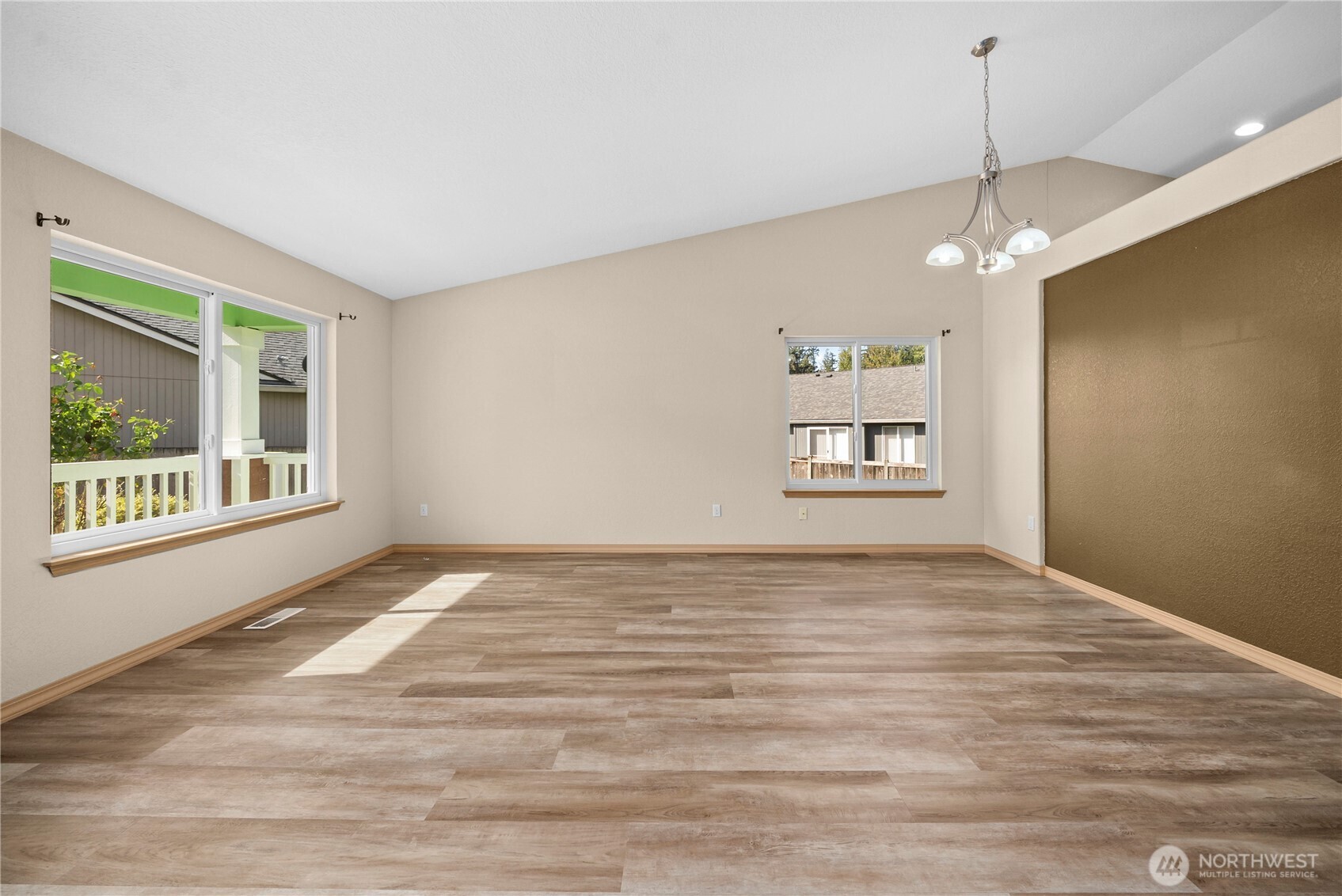 18702 16th Avenue Ct Property Photo 5