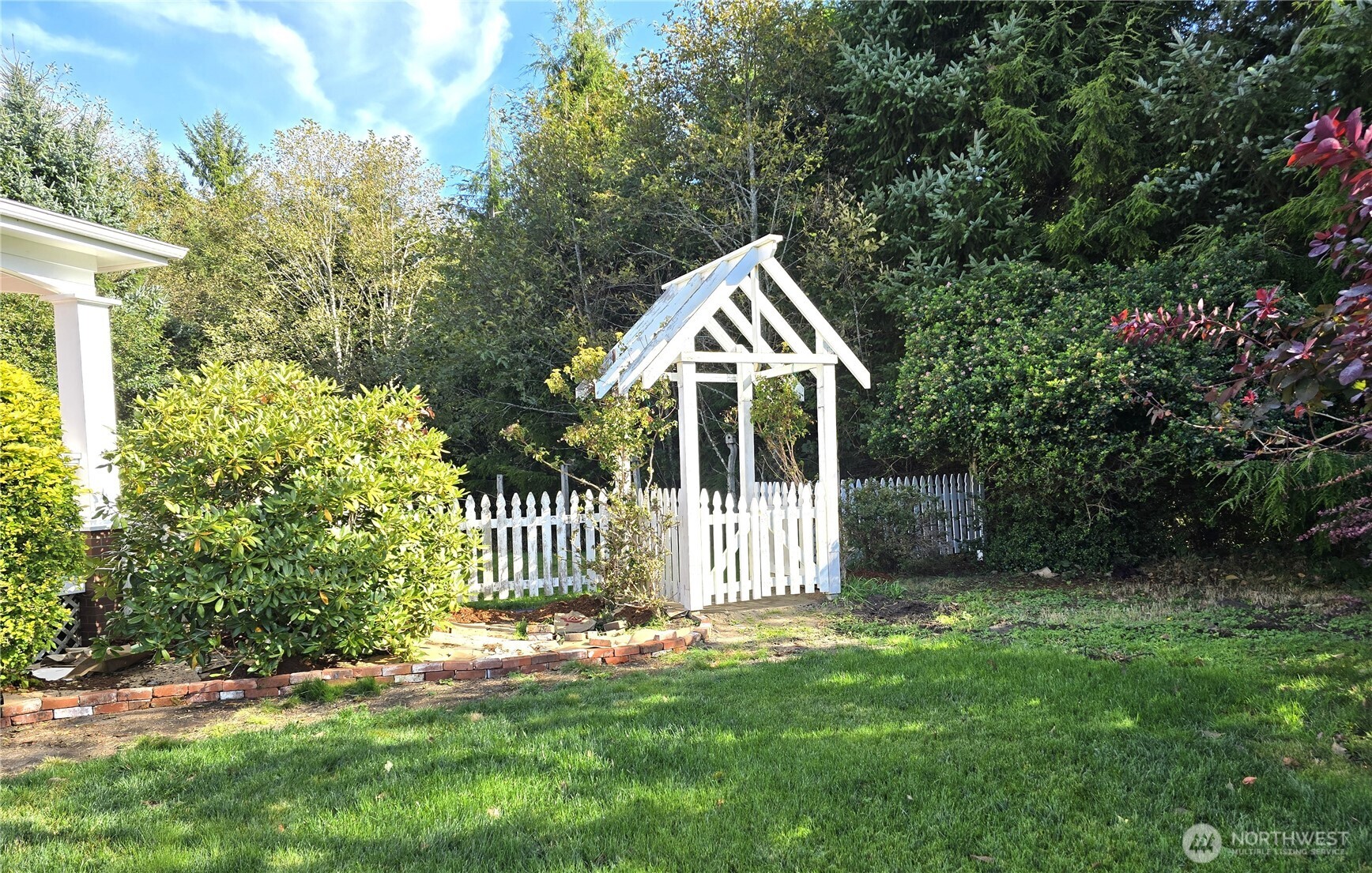 1200 Lakeview Drive Property Photo 7