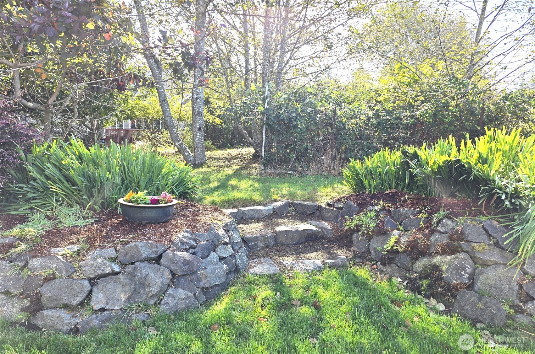 1200 Lakeview Drive Property Photo 8