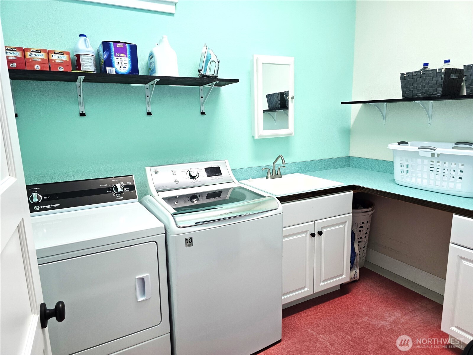1200 Lakeview Drive Property Photo 32