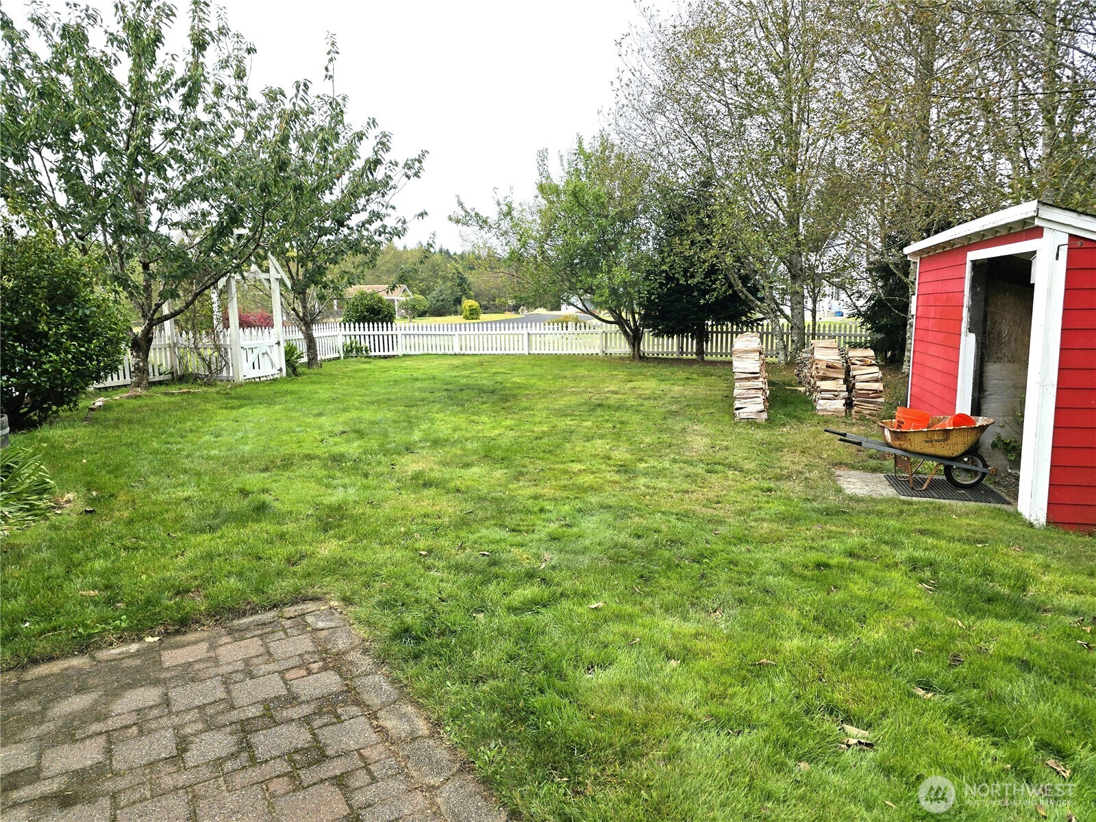 1200 Lakeview Drive Property Photo 35