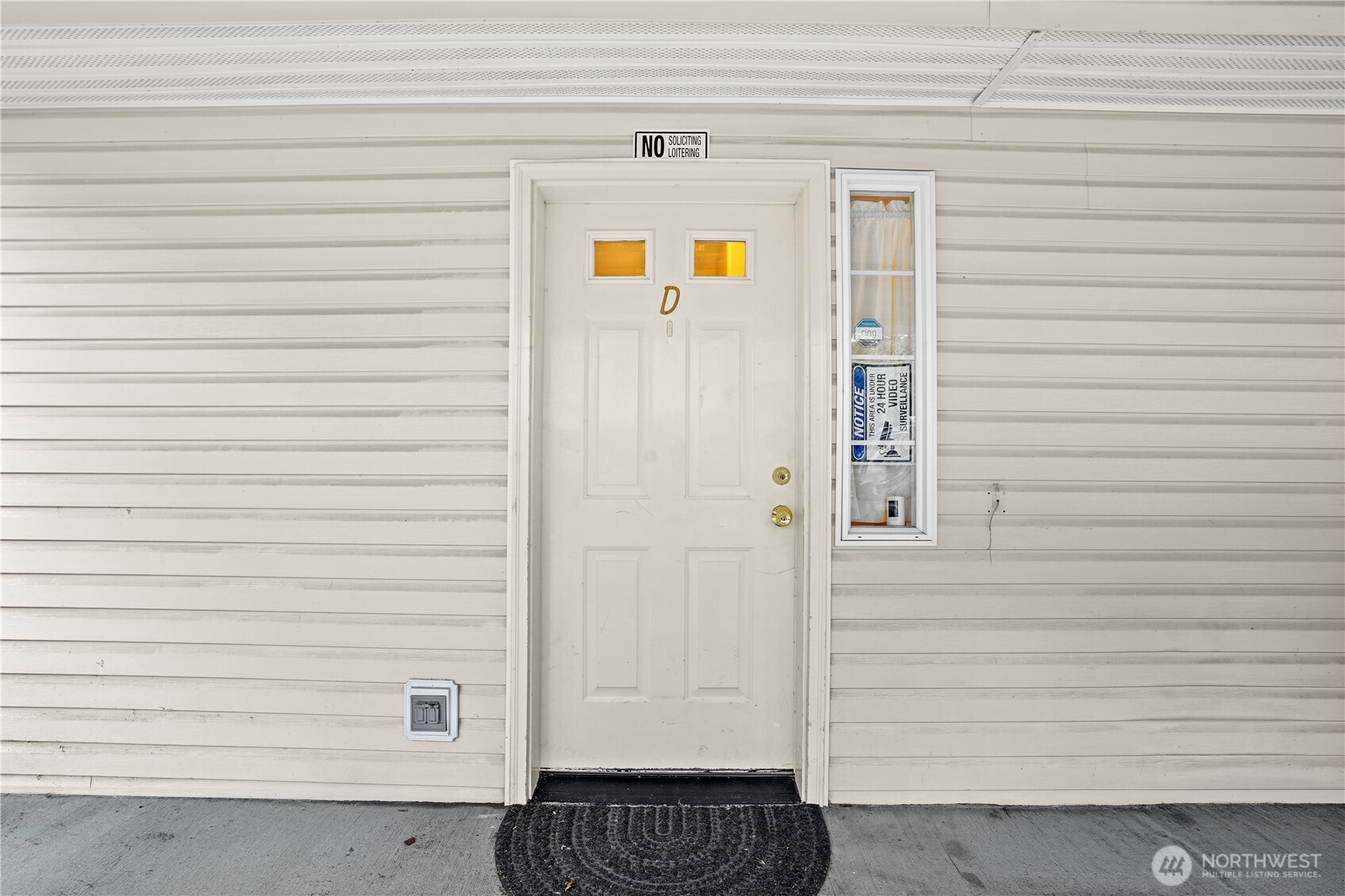 8526 Nesbit Avenue Unit D Property Photo 2