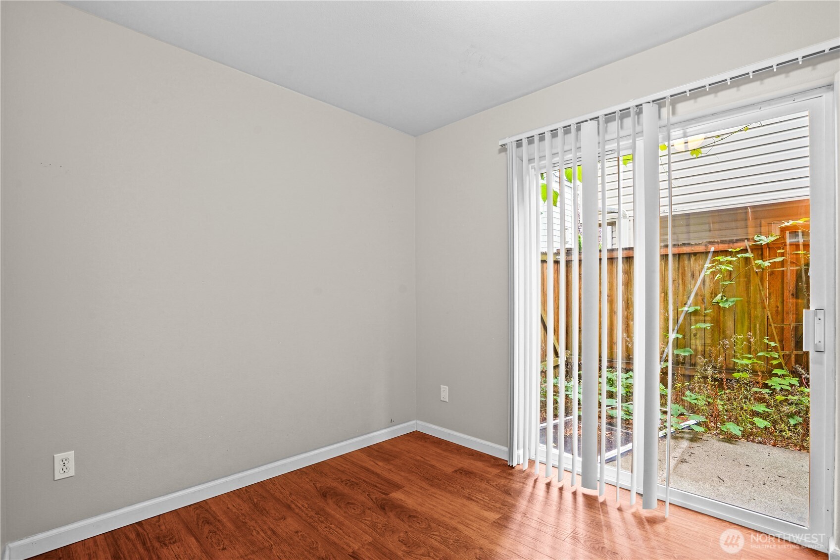 8526 Nesbit Avenue Unit D Property Photo 4