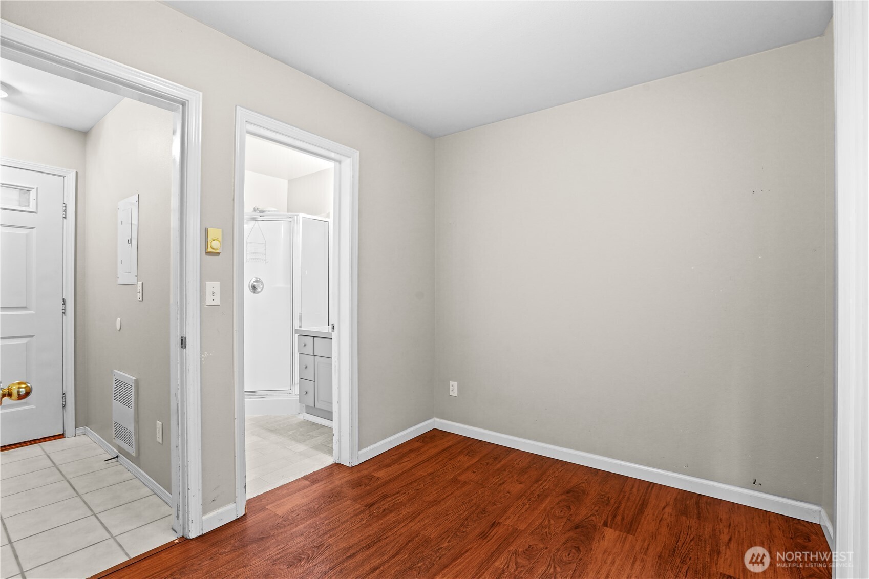 8526 Nesbit Avenue Unit D Property Photo 5