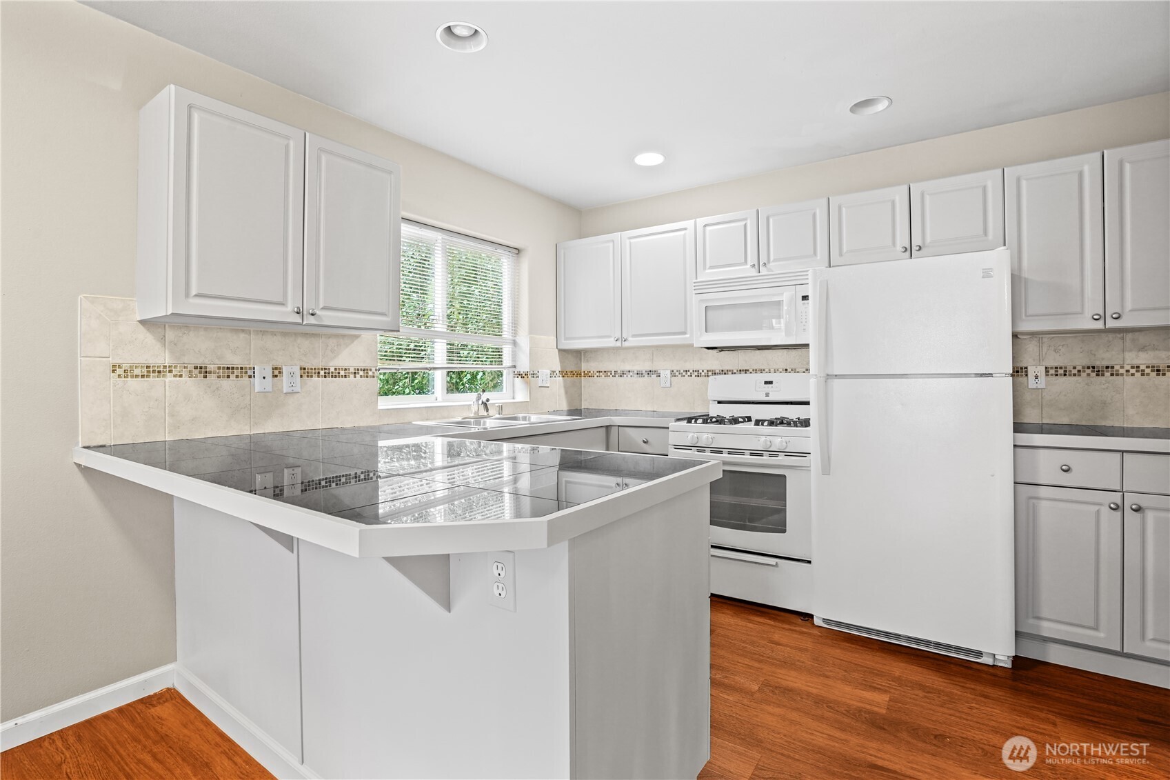 8526 Nesbit Avenue Unit D Property Photo 10