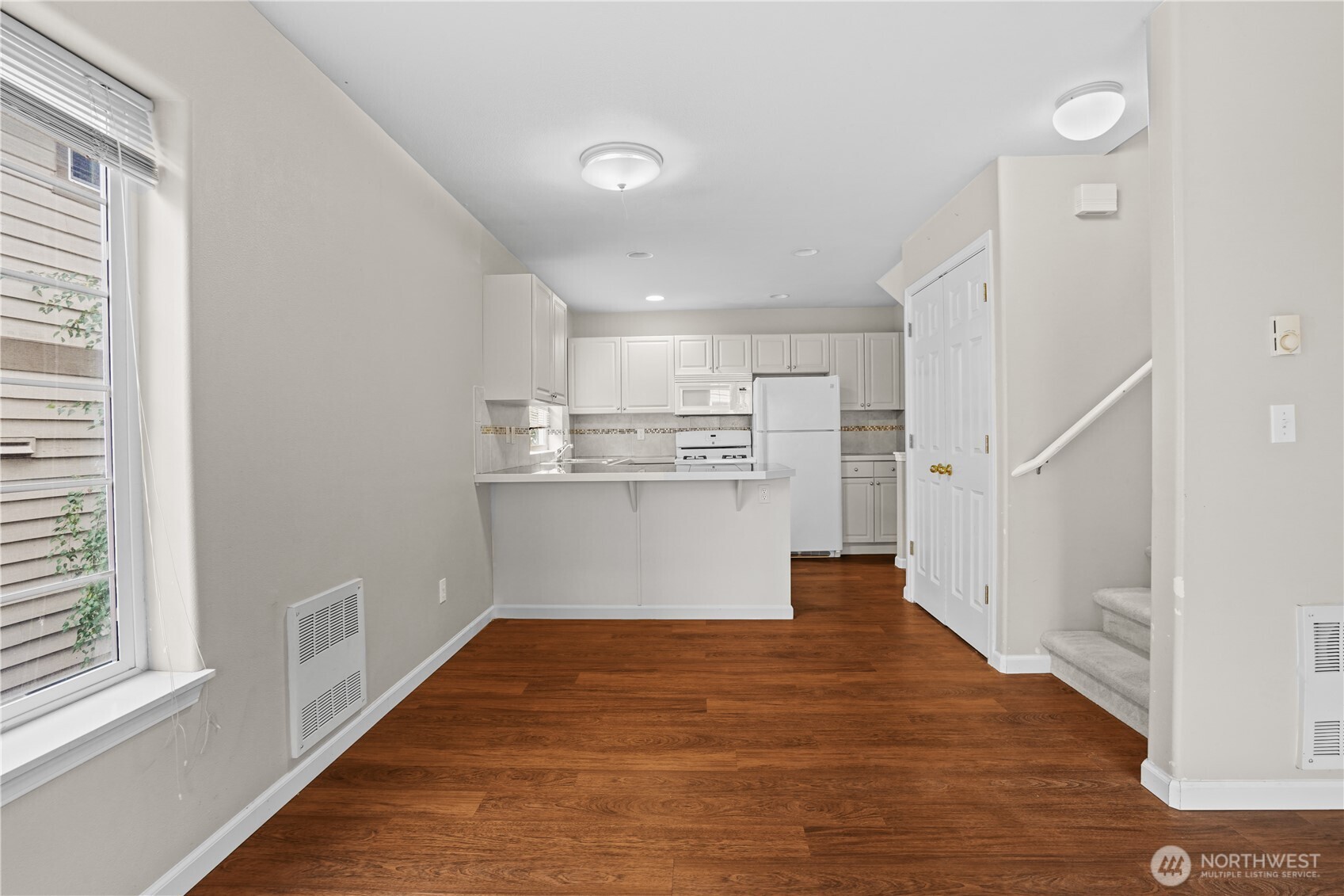 8526 Nesbit Avenue Unit D Property Photo 11