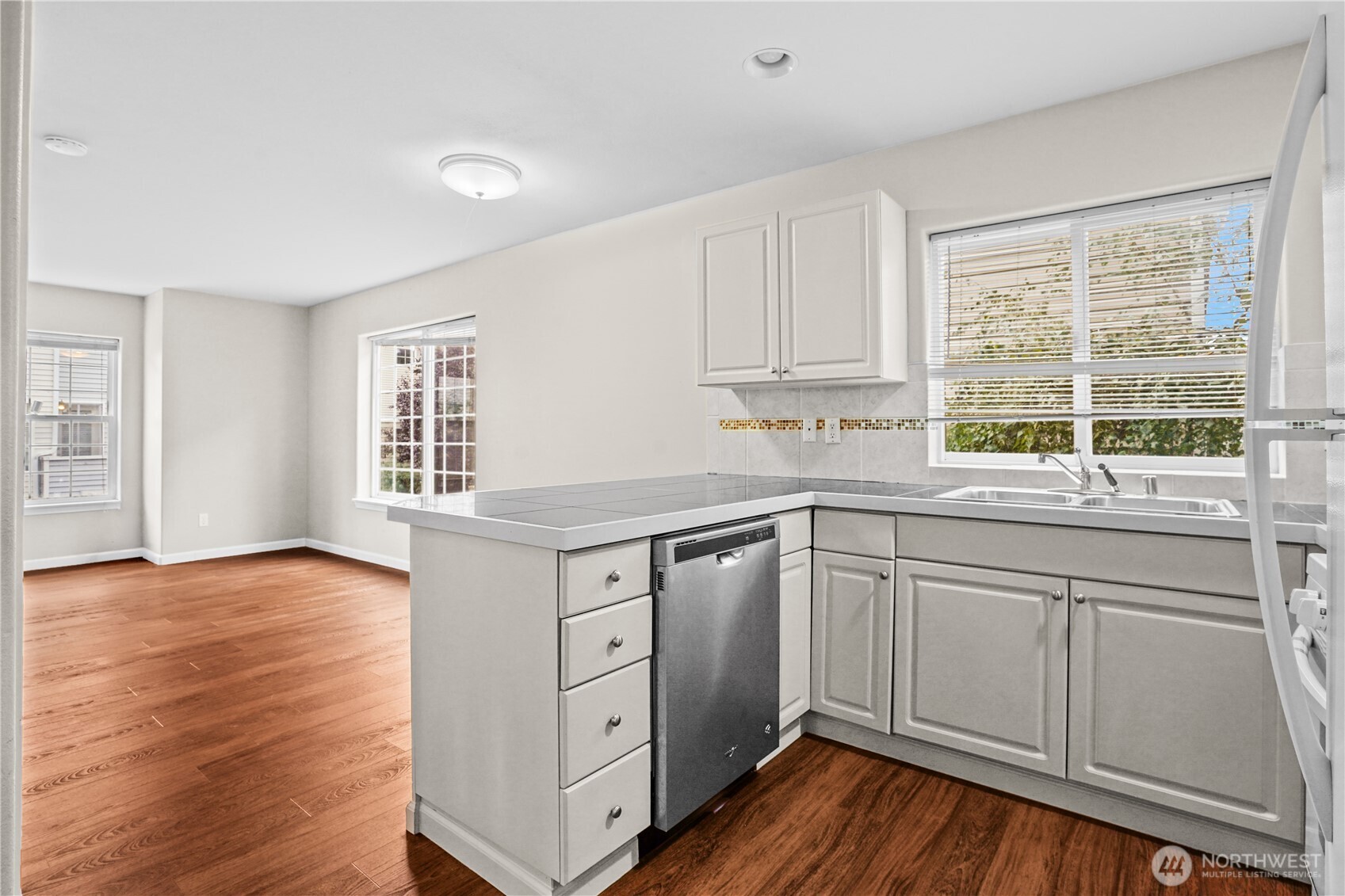 8526 Nesbit Avenue Unit D Property Photo 14