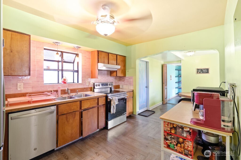 1309 Riverside Ave. Property Photo 9