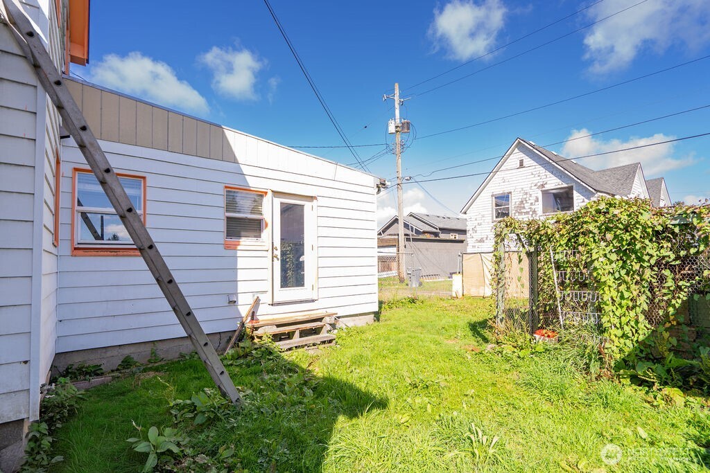 1309 Riverside Ave. Property Photo 28
