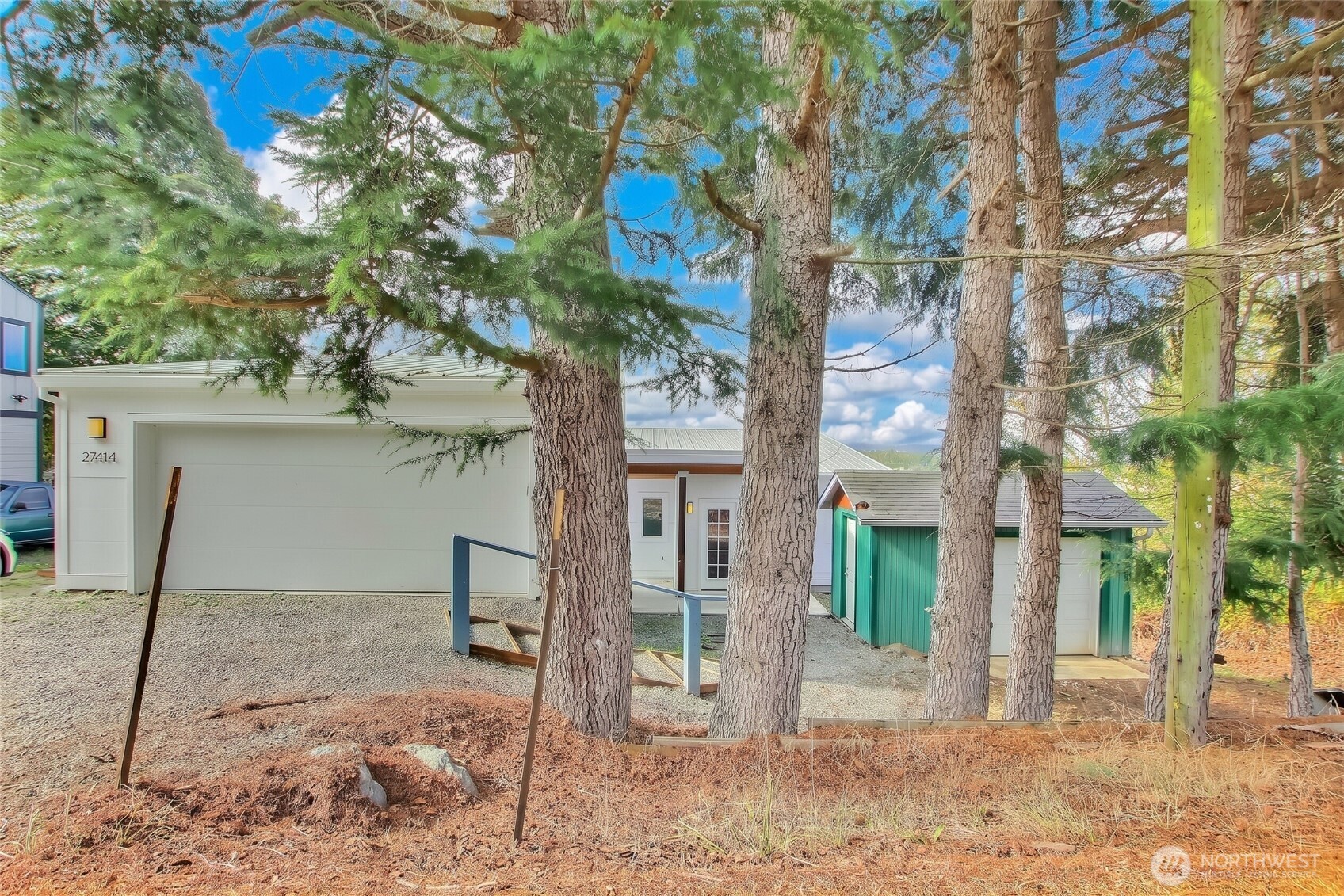 27414 Pioneer Hwy Property Photo 3