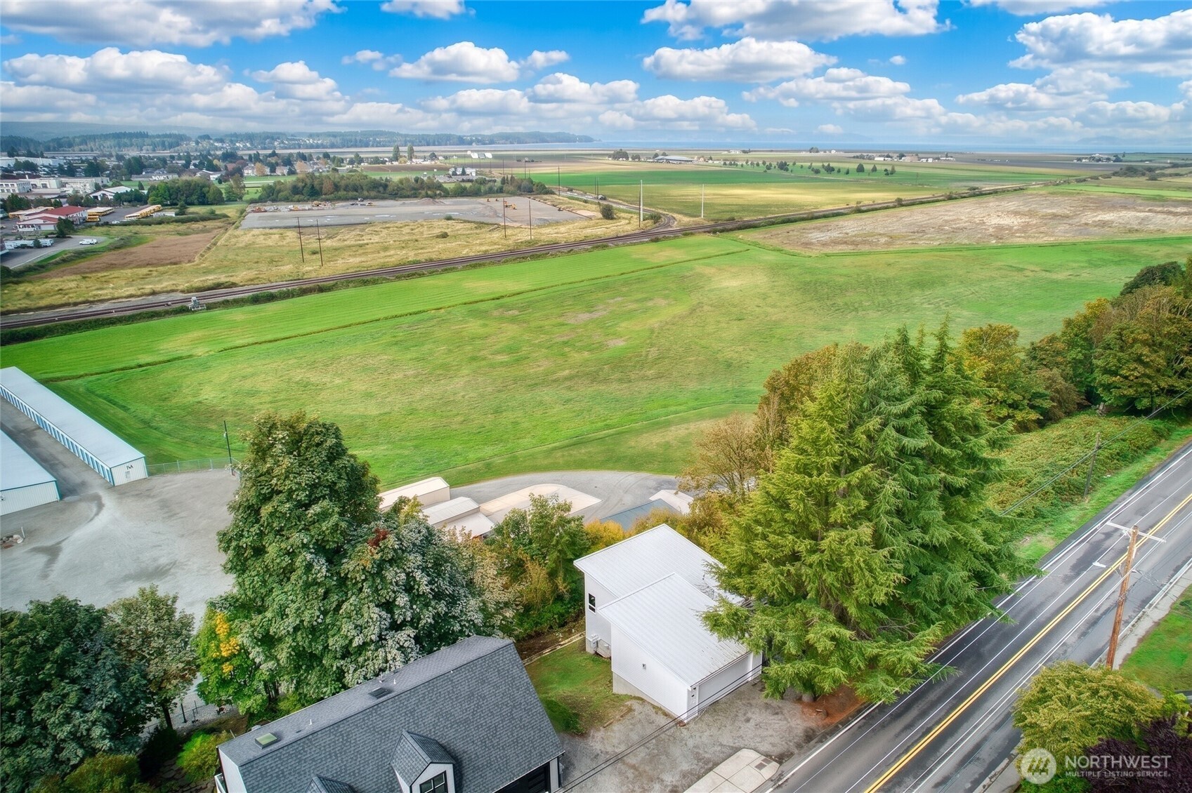 27414 Pioneer Hwy Property Photo 4
