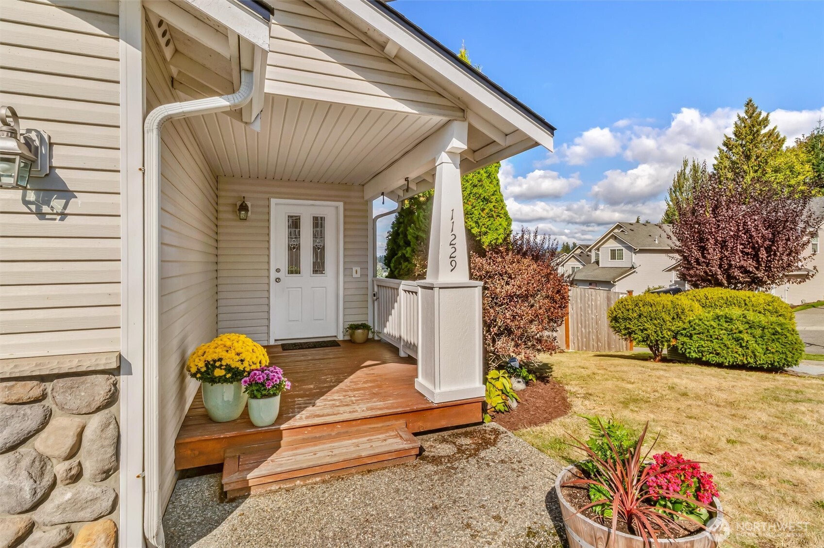 11229 14th Place Property Photo 2