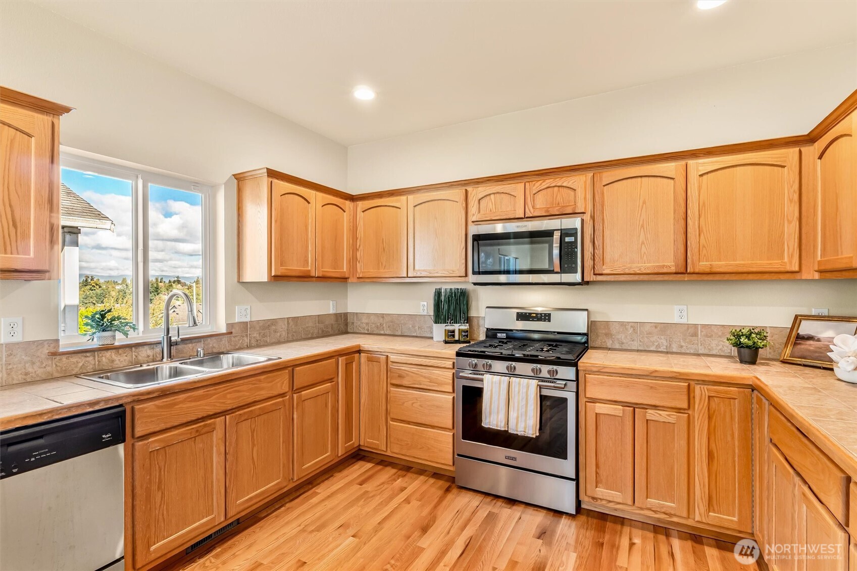 11229 14th Place Property Photo 9