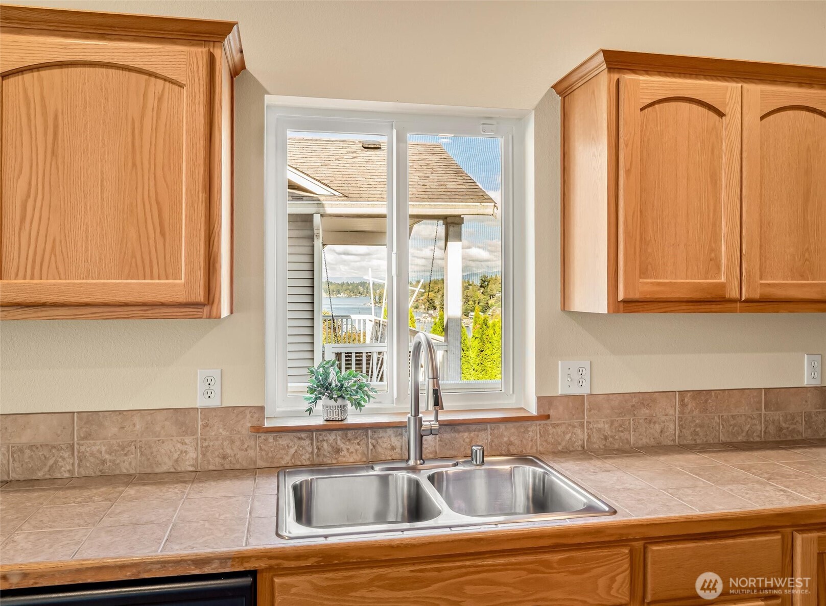 11229 14th Place Property Photo 10