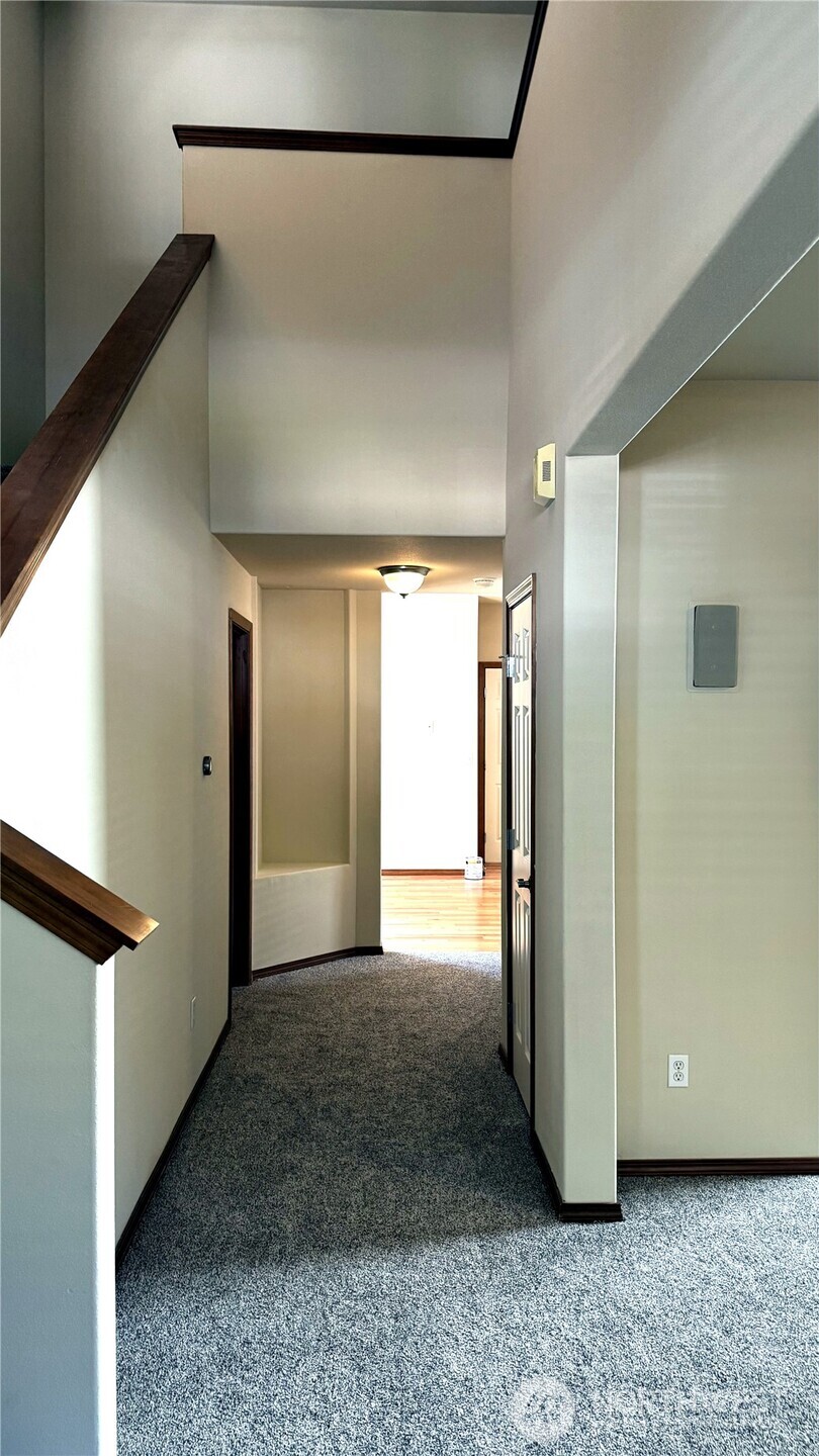 18128 97th Avenue Ct Property Photo 9