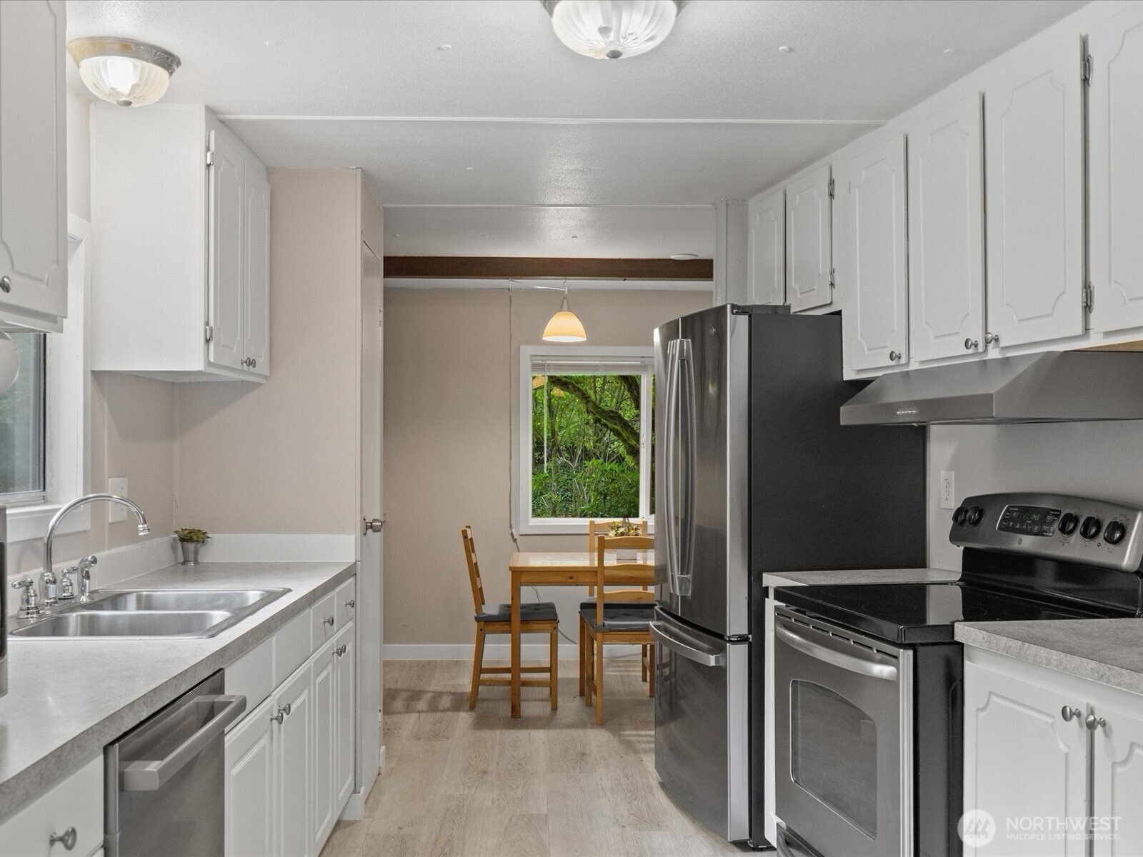 155 7th Street Property Photo 6