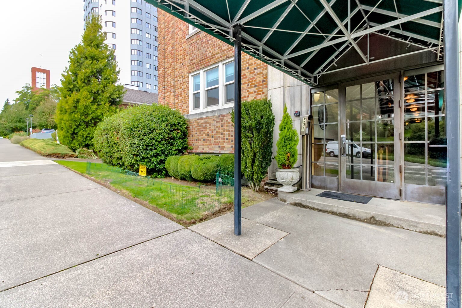 301 N Tacoma Ave 306 Property Photo 6