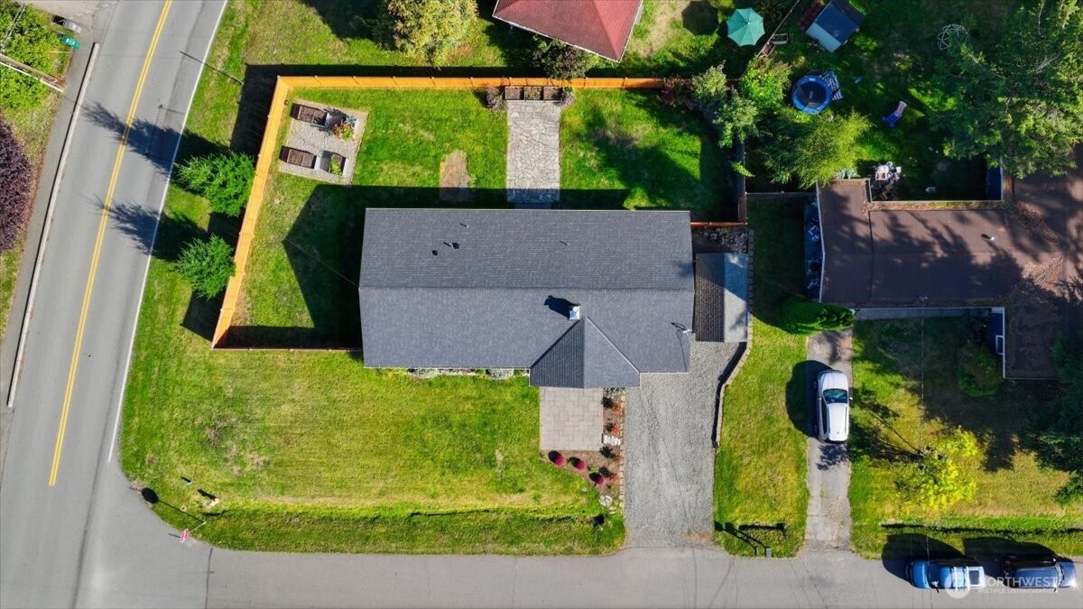 20807 3rd Avenue Property Photo 5