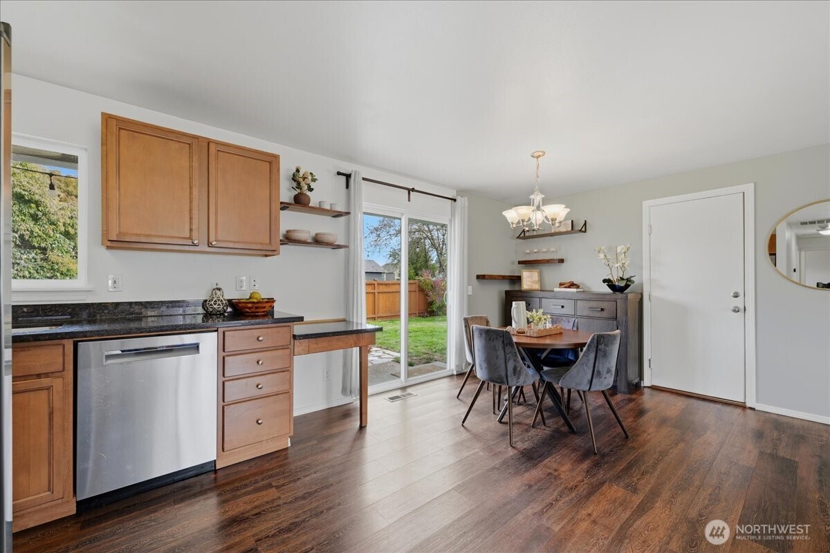 20807 3rd Avenue Property Photo 10
