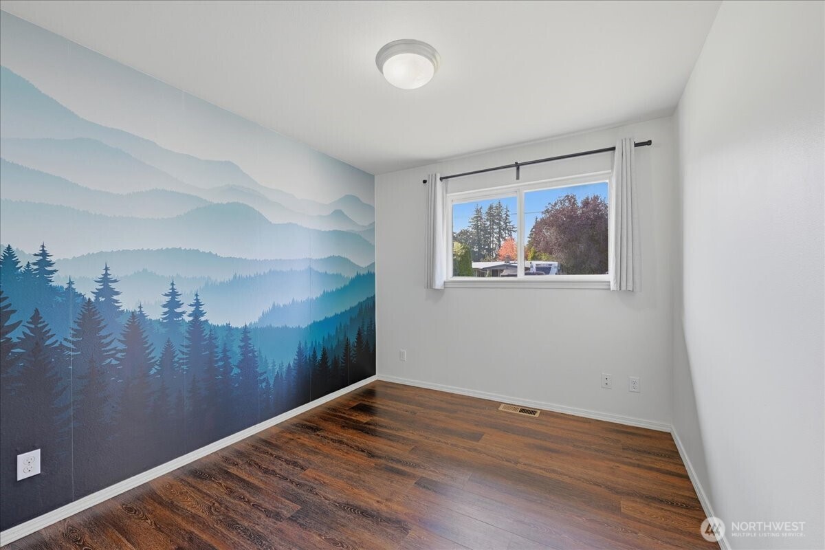 20807 3rd Avenue Property Photo 16
