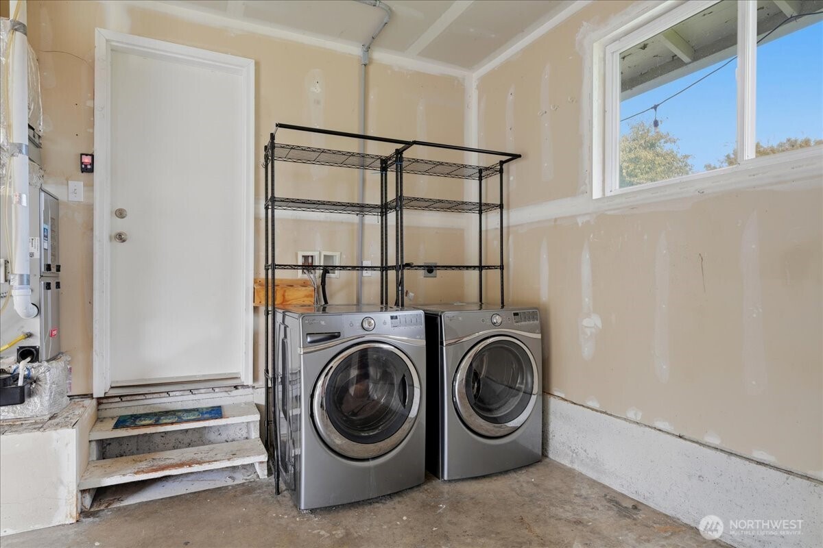 20807 3rd Avenue Property Photo 19