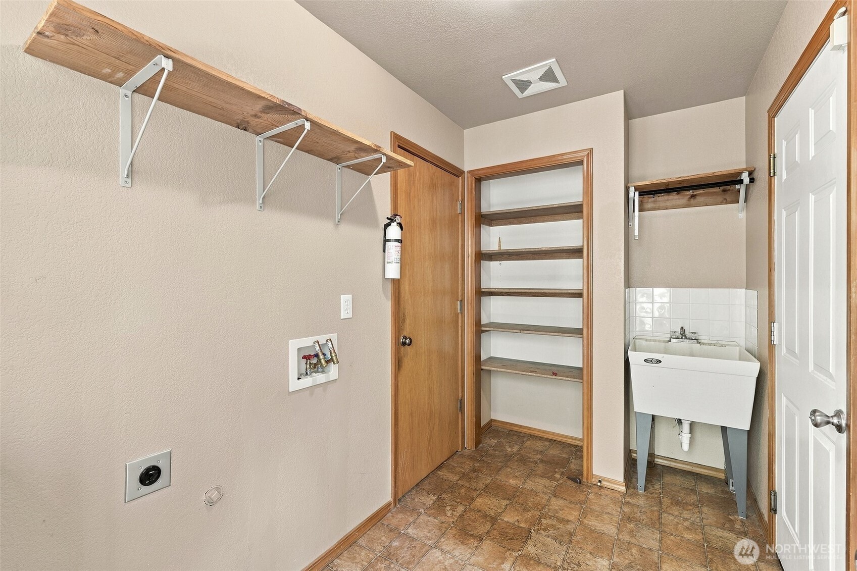 2012 Lorraine Drive Property Photo 15