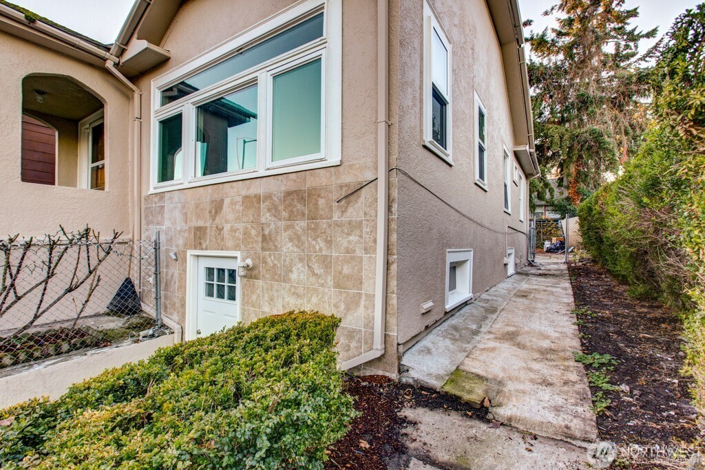 5305 Martin Luther King Jr Way Property Photo 5
