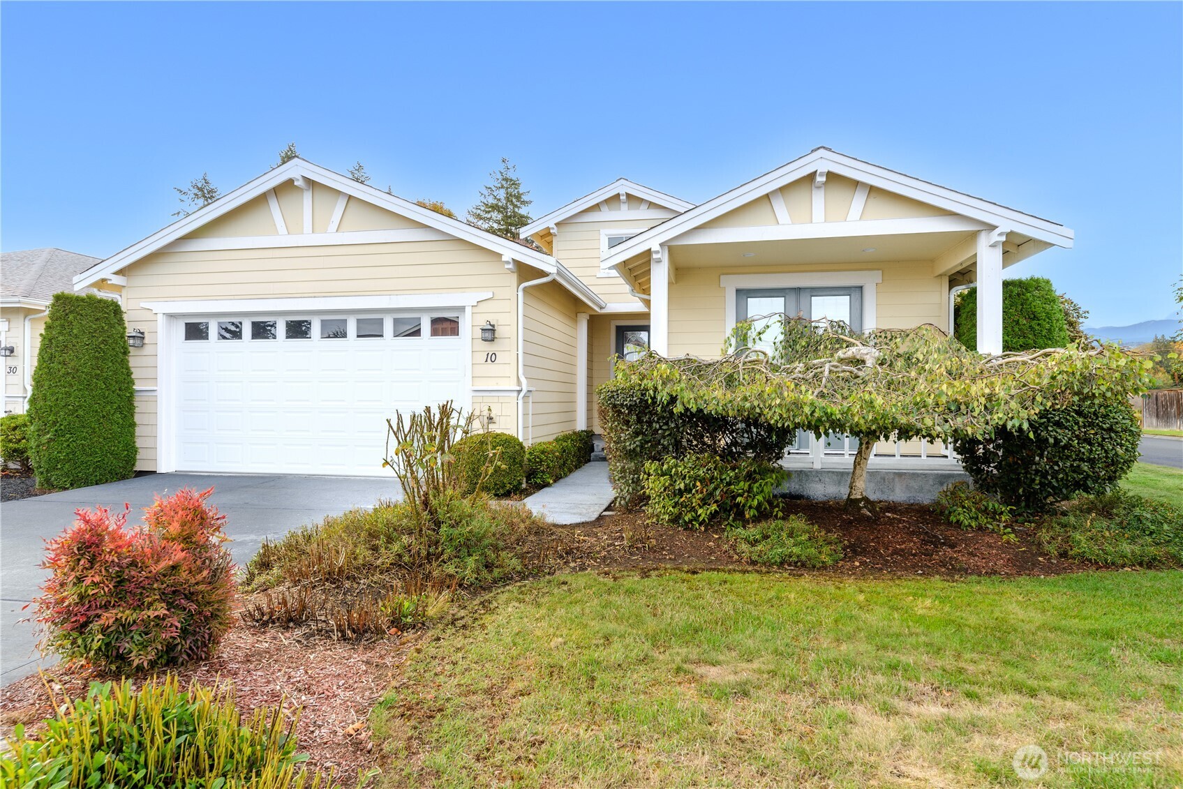 10 E Lobelia Drive Property Photo 4