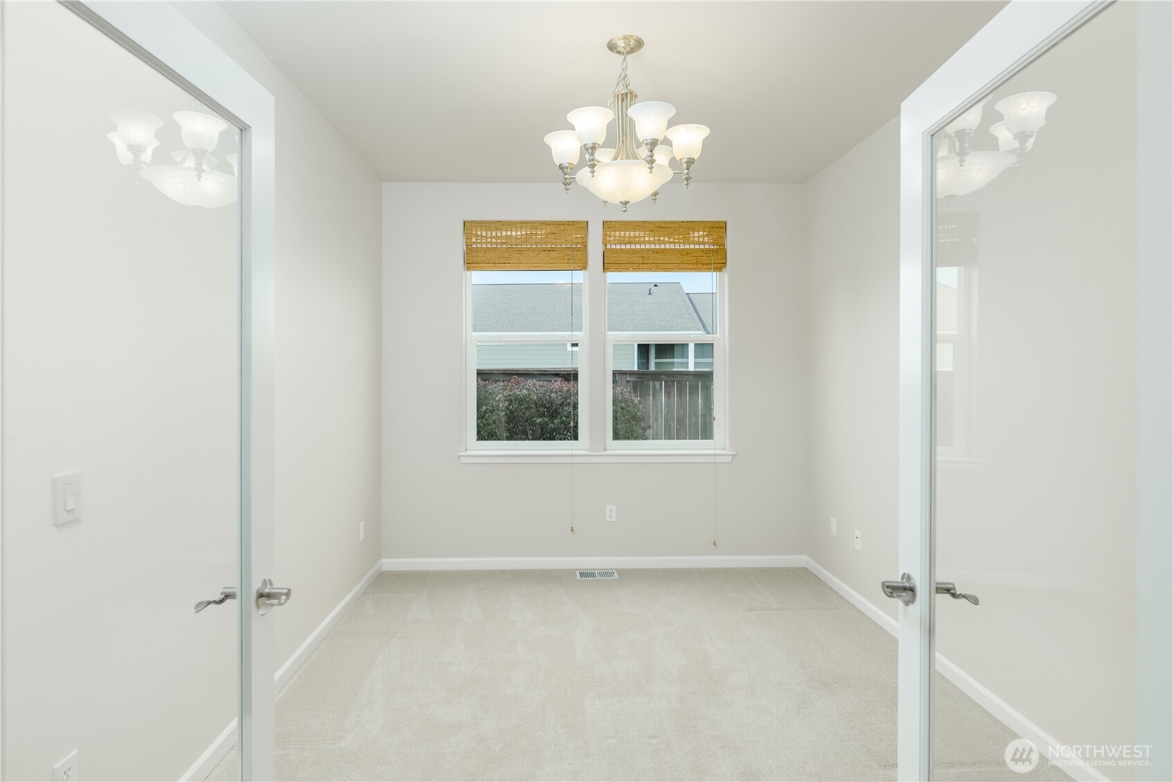 10 E Lobelia Drive Property Photo 8