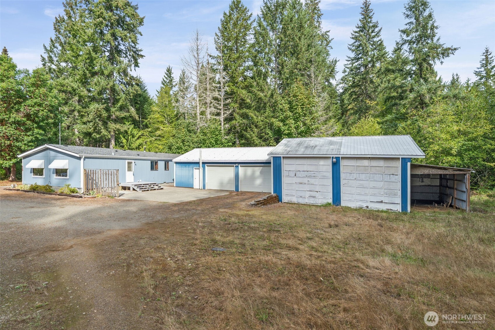 211 Ne Yew Tree Lane Property Photo 2