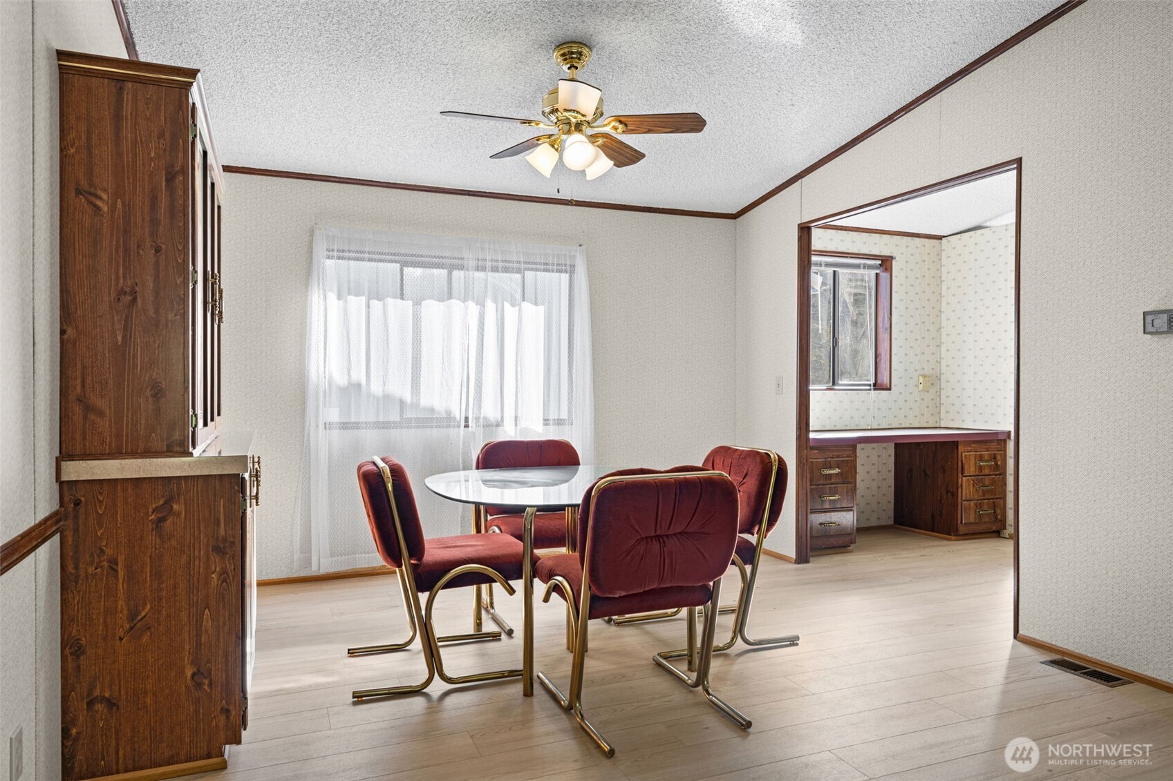 211 Ne Yew Tree Lane Property Photo 6