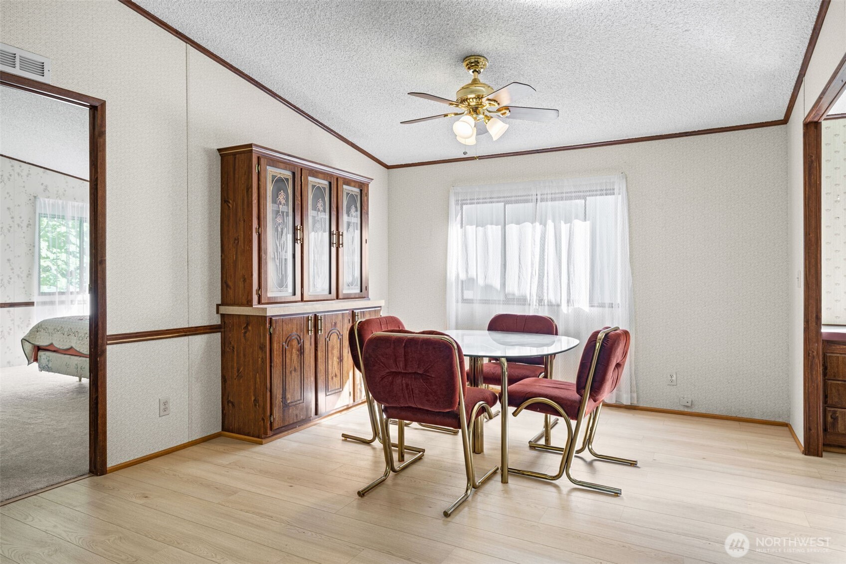 211 Ne Yew Tree Lane Property Photo 7
