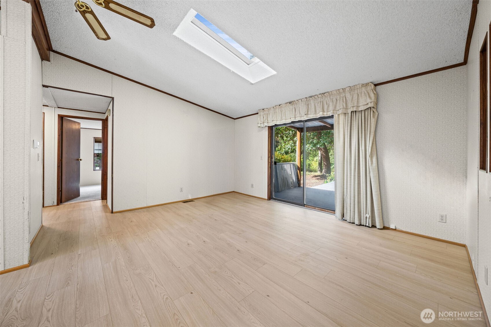 211 Ne Yew Tree Lane Property Photo 11