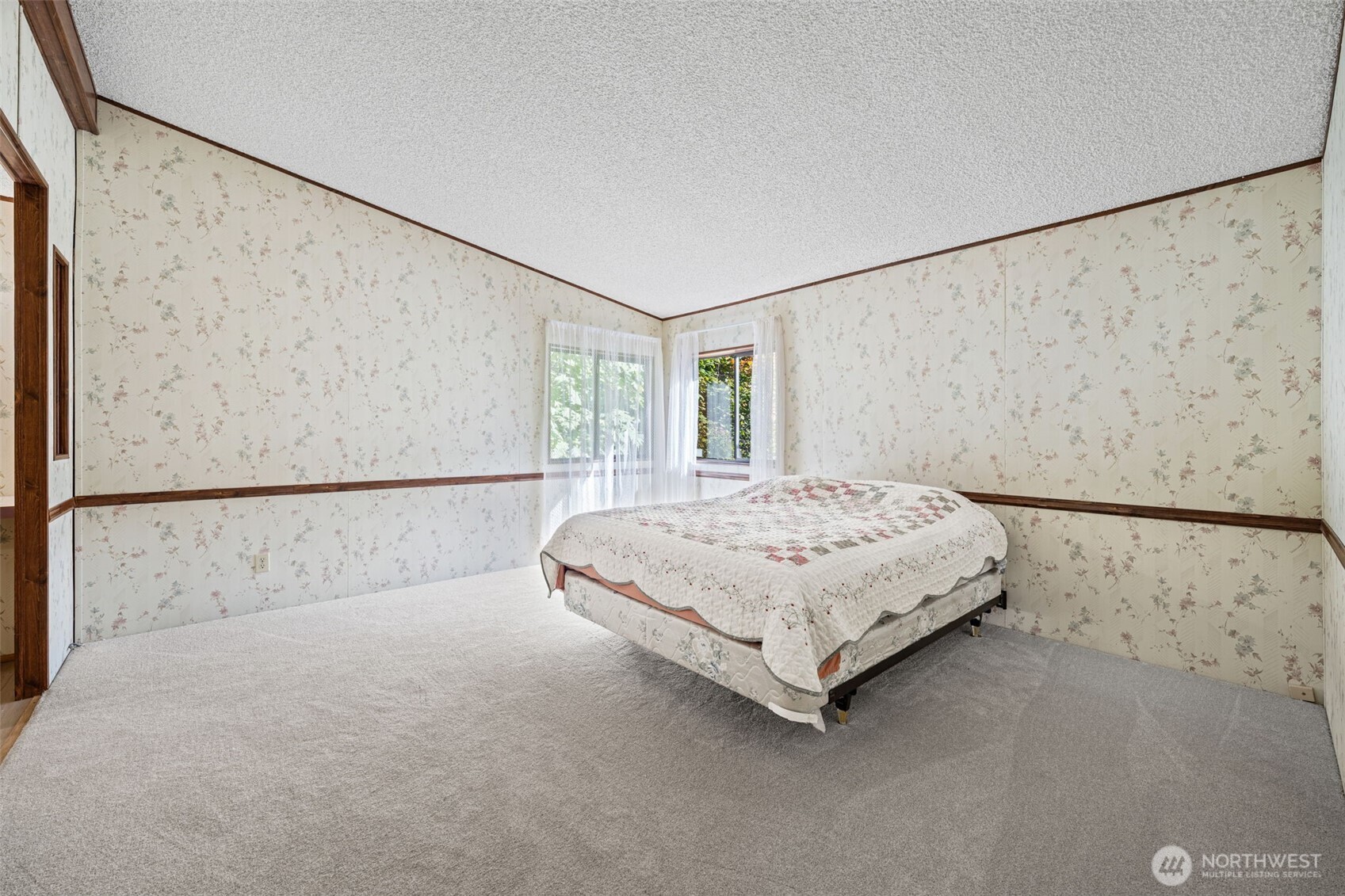 211 Ne Yew Tree Lane Property Photo 13
