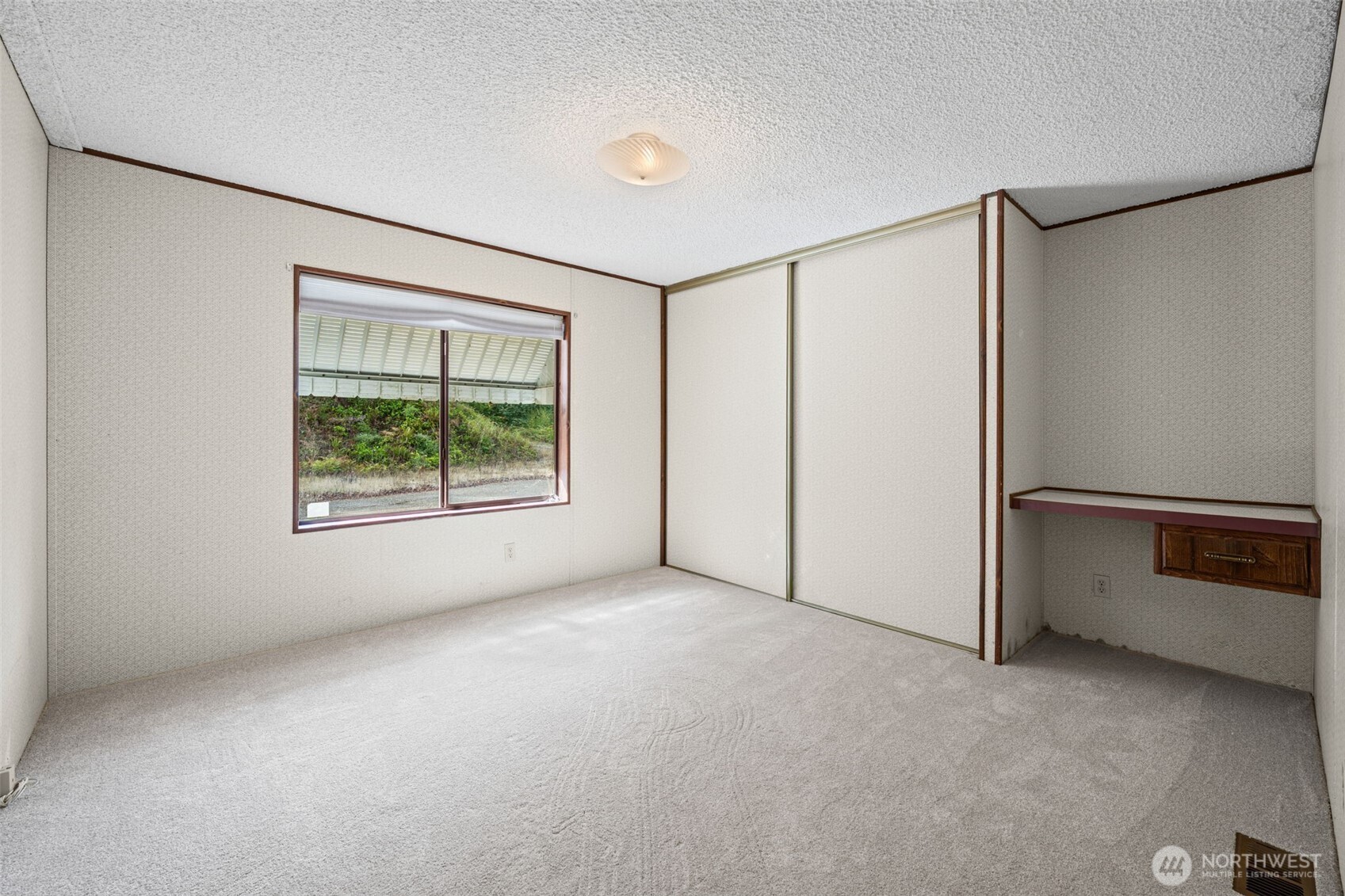 211 Ne Yew Tree Lane Property Photo 17