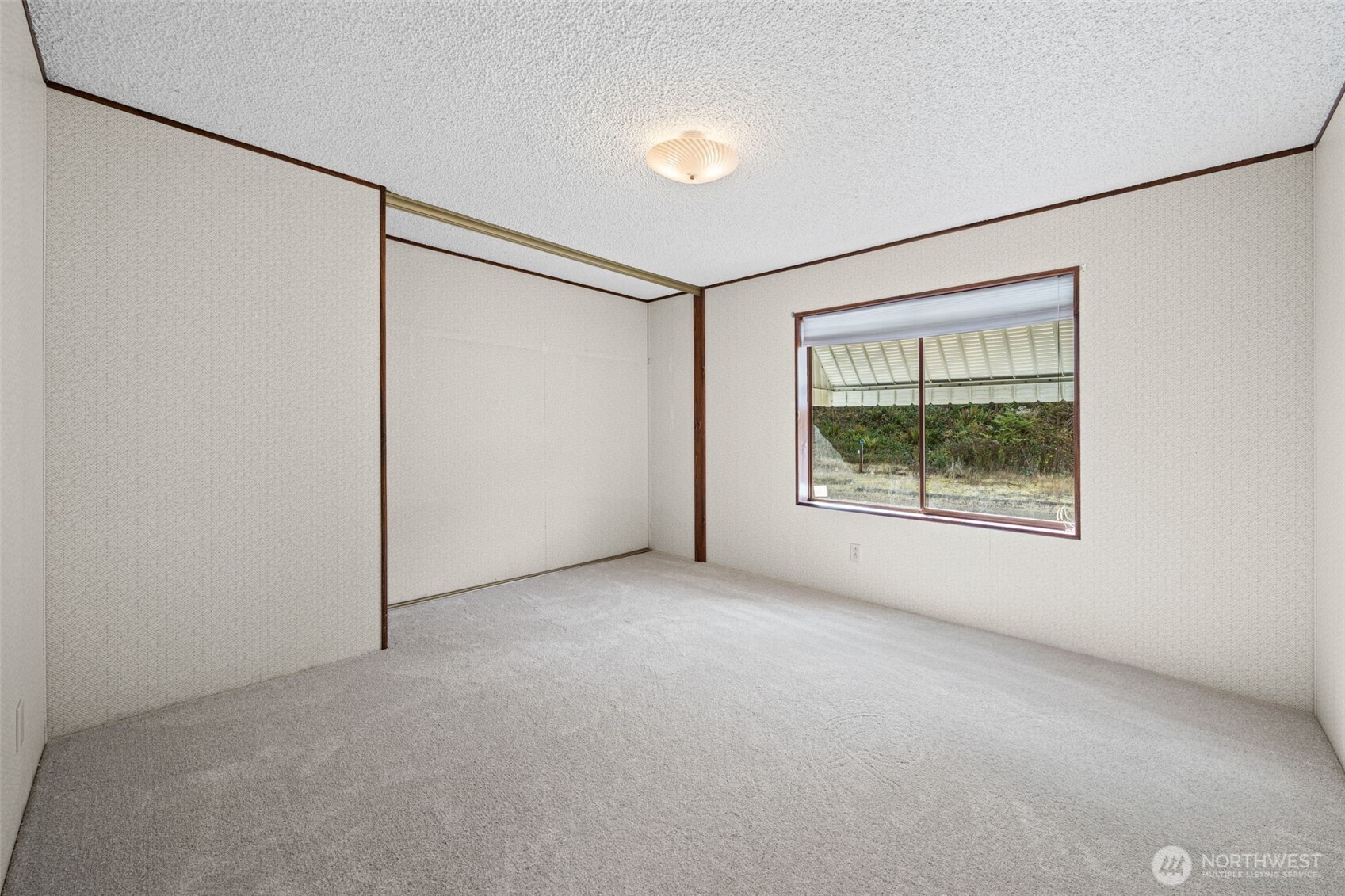 211 Ne Yew Tree Lane Property Photo 18