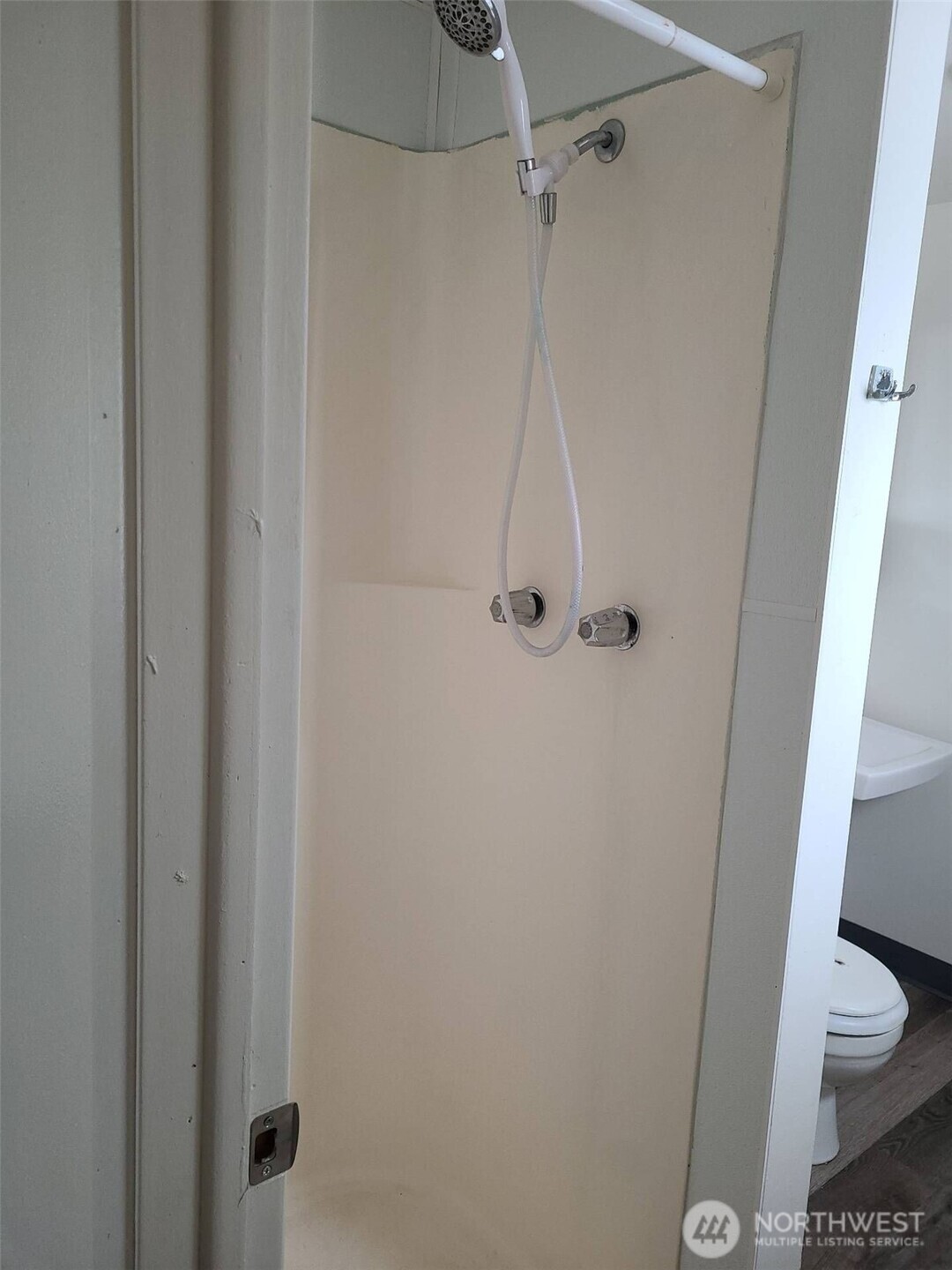 412 W Reisner Property Photo 5
