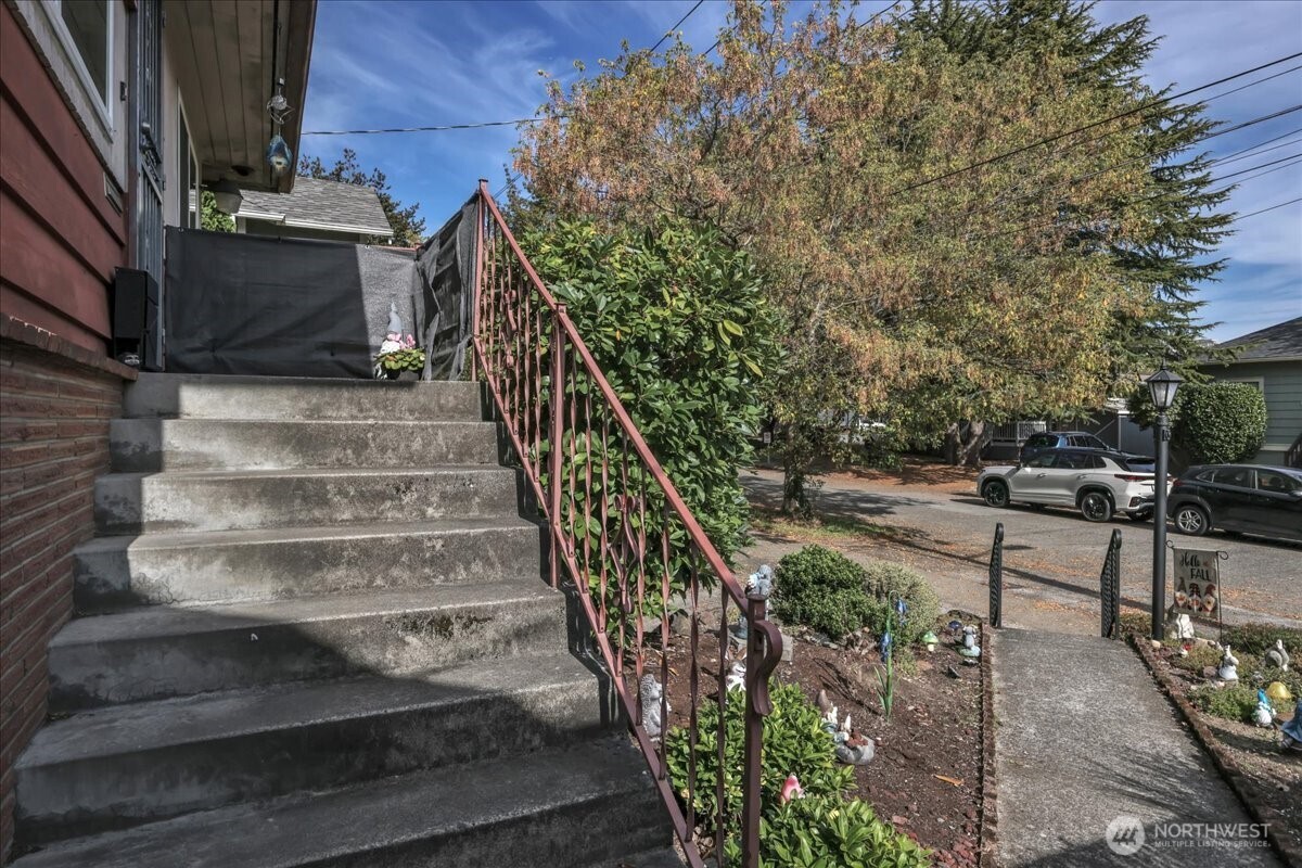 7355 17th Avenue Property Photo 5