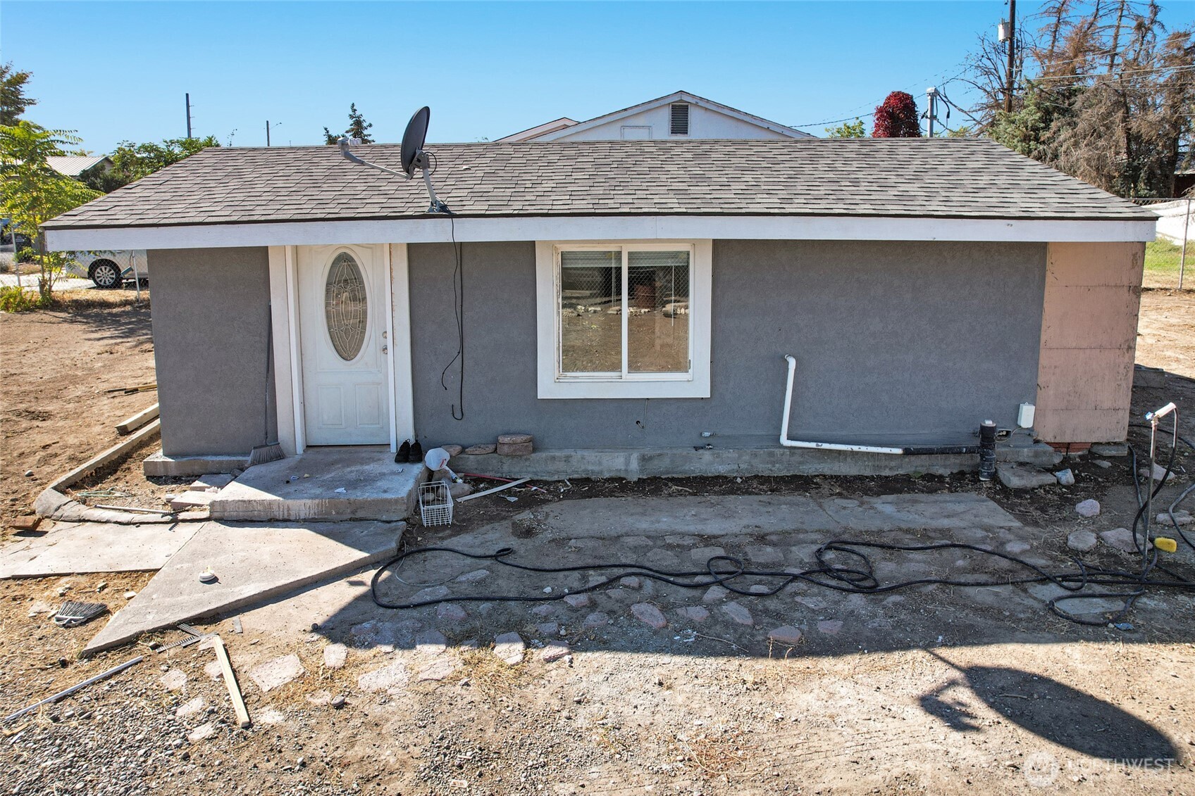 9802 Highland Drive Property Photo 2