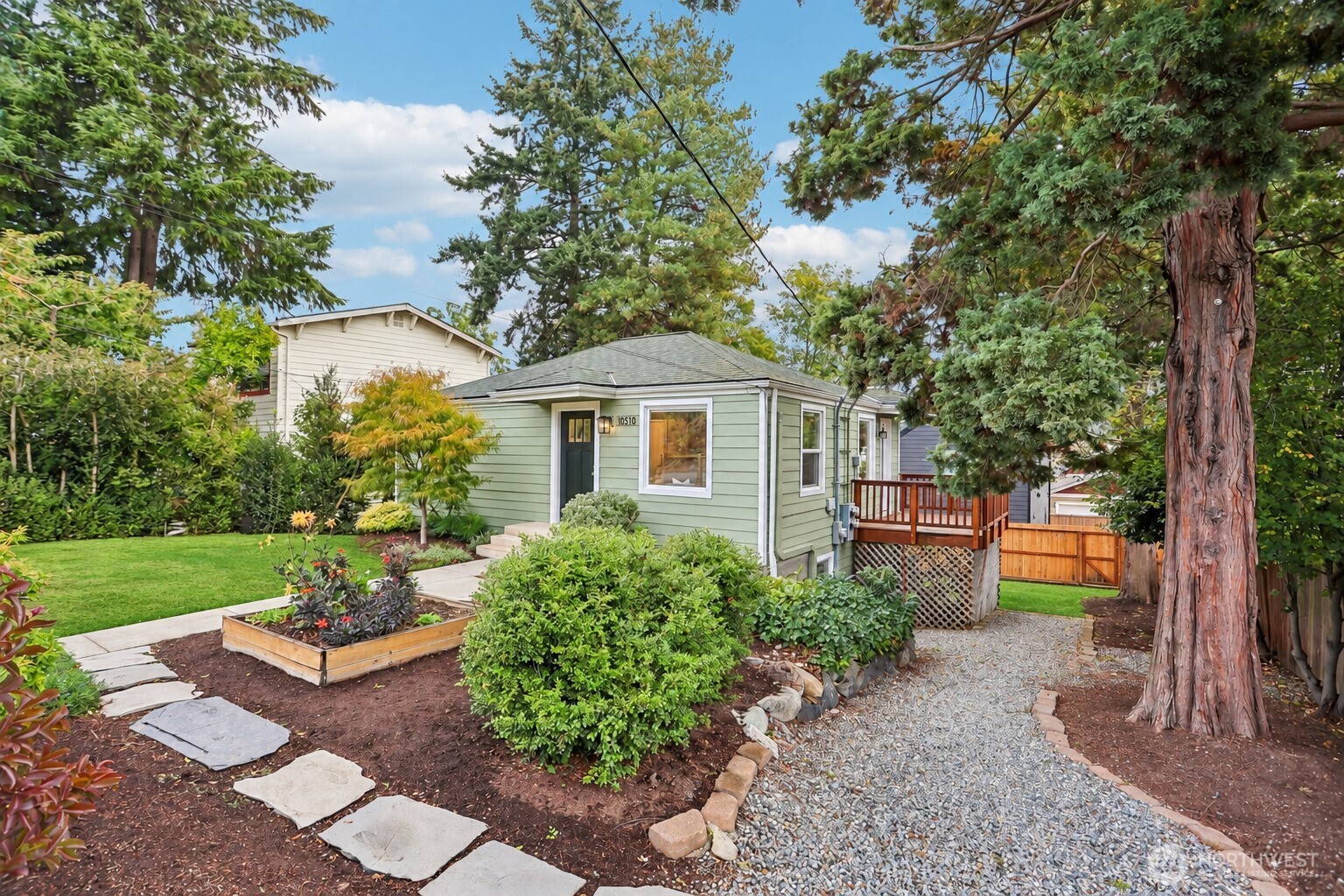 10510 Linden Avenue A Property Photo 3