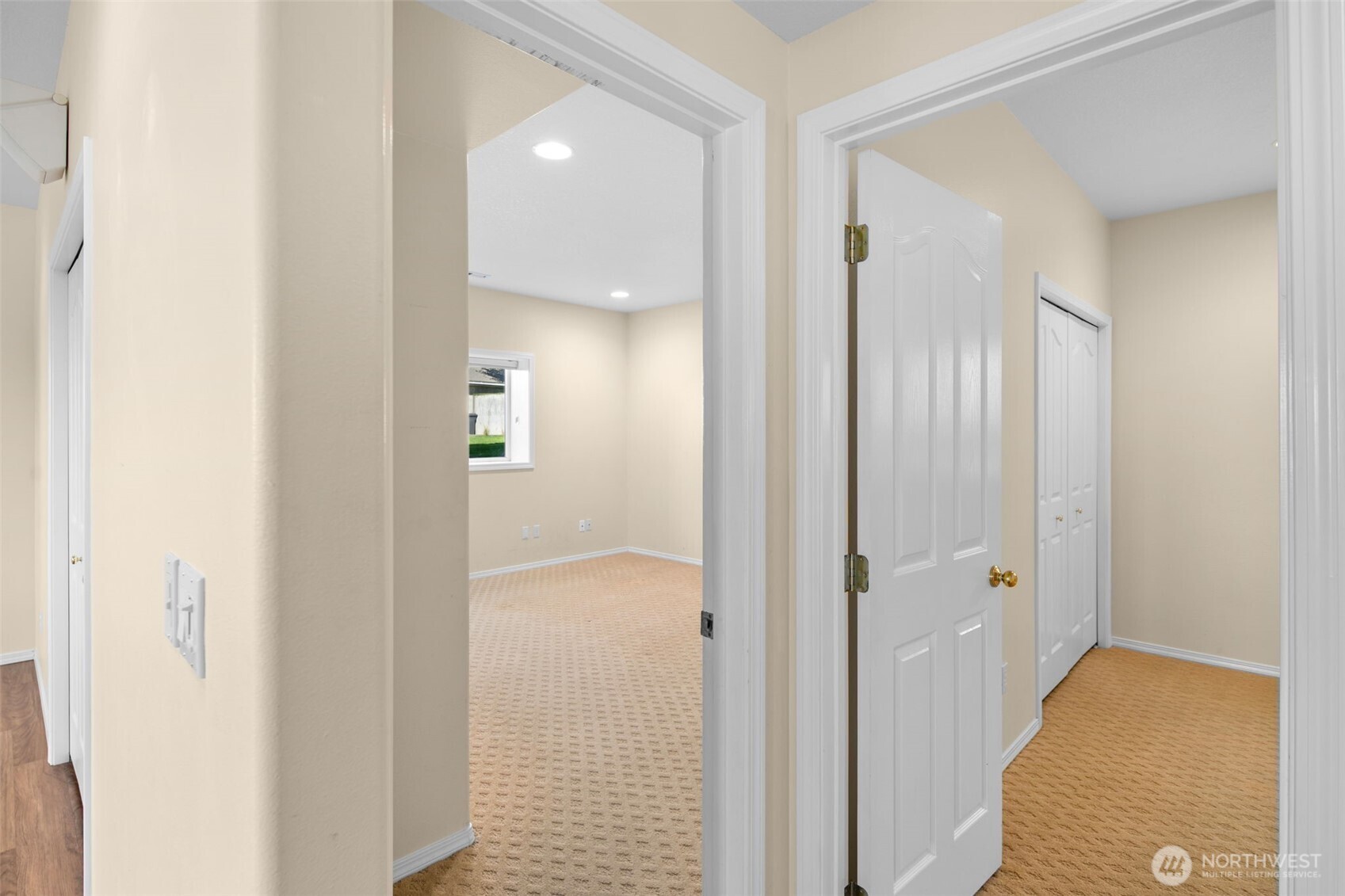 927 Easy Street Property Photo 10