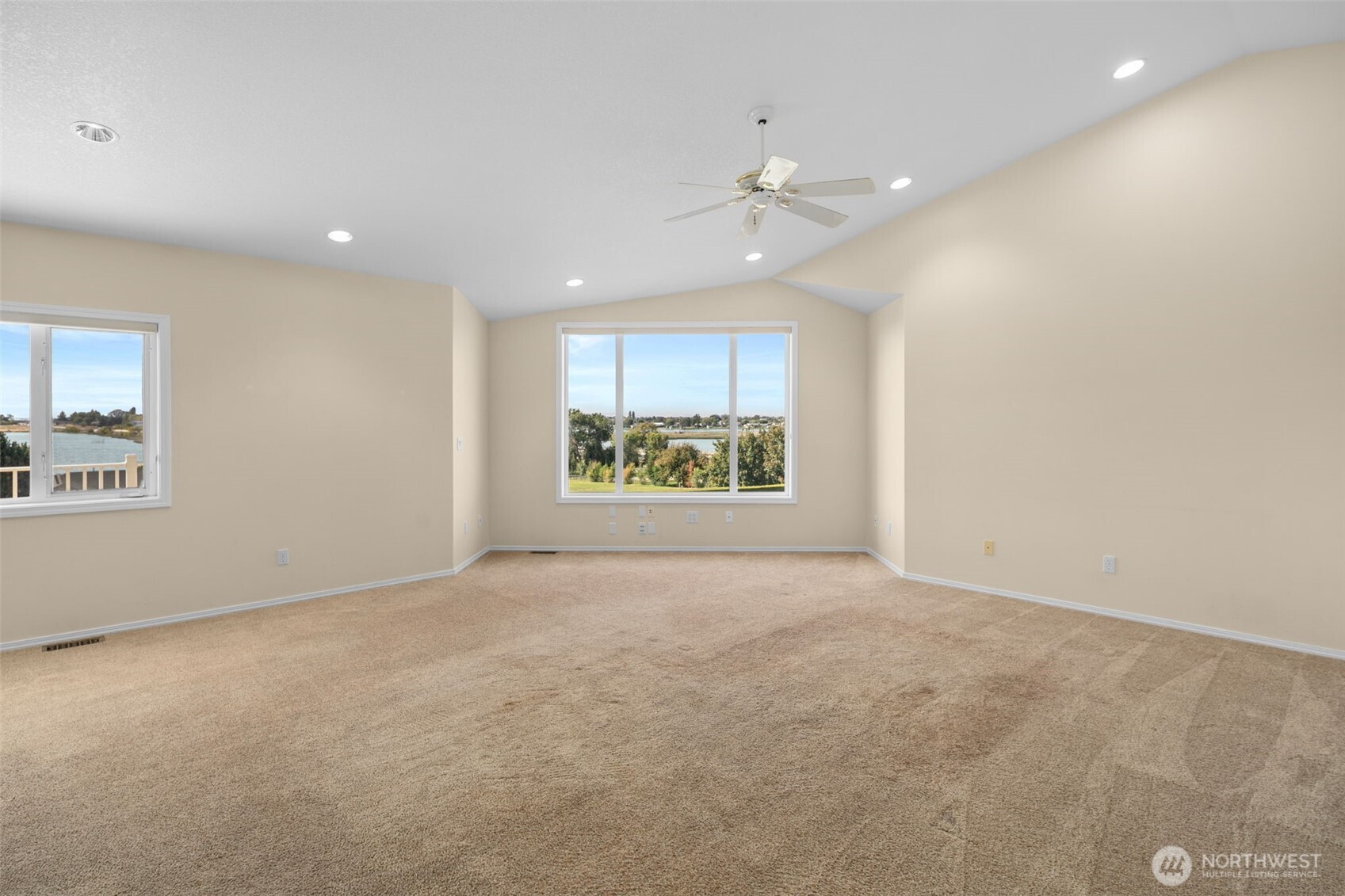 927 Easy Street Property Photo 22