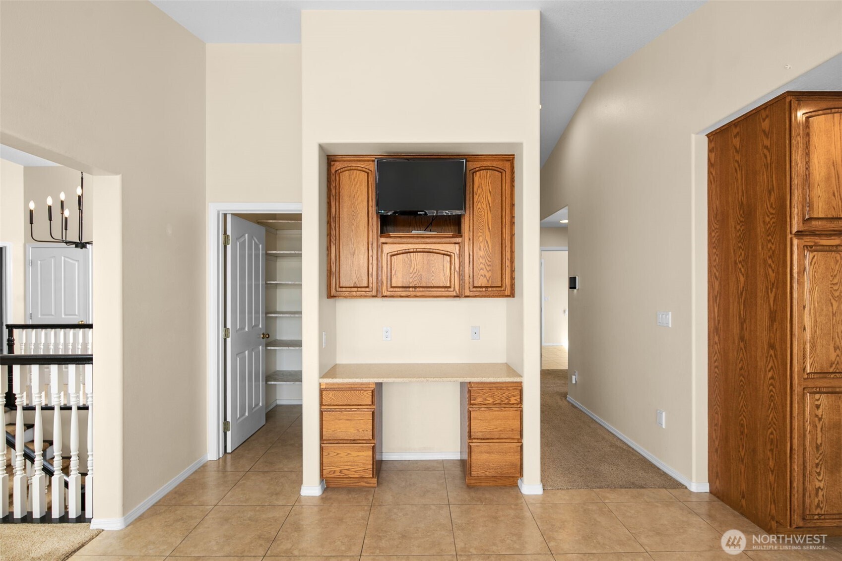 927 Easy Street Property Photo 29