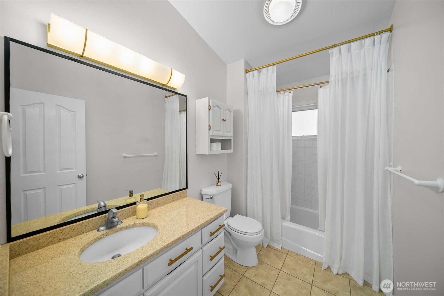 927 Easy Street Property Photo 33